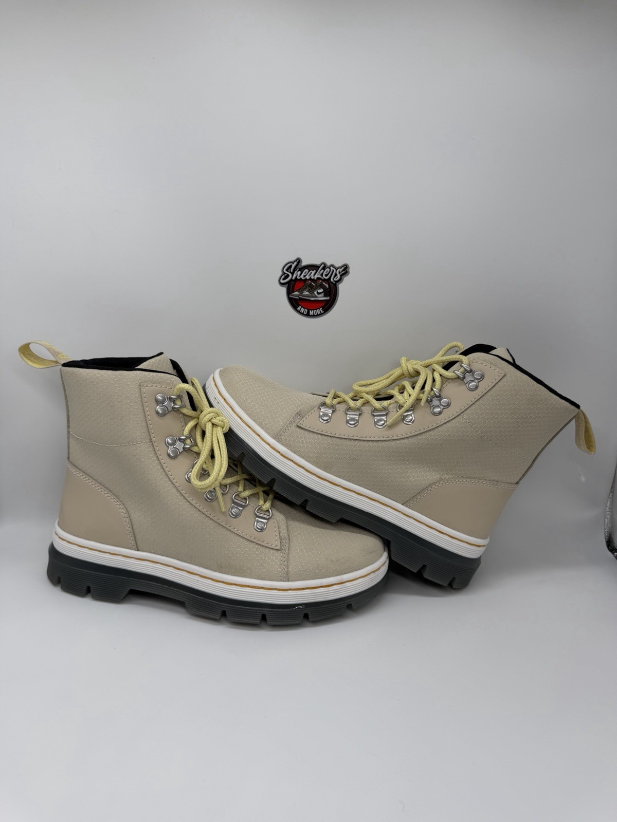 Dr. Martens Women’s Combs Eyelet Combat Boots Parchment Beige Tan 1460 Size 9