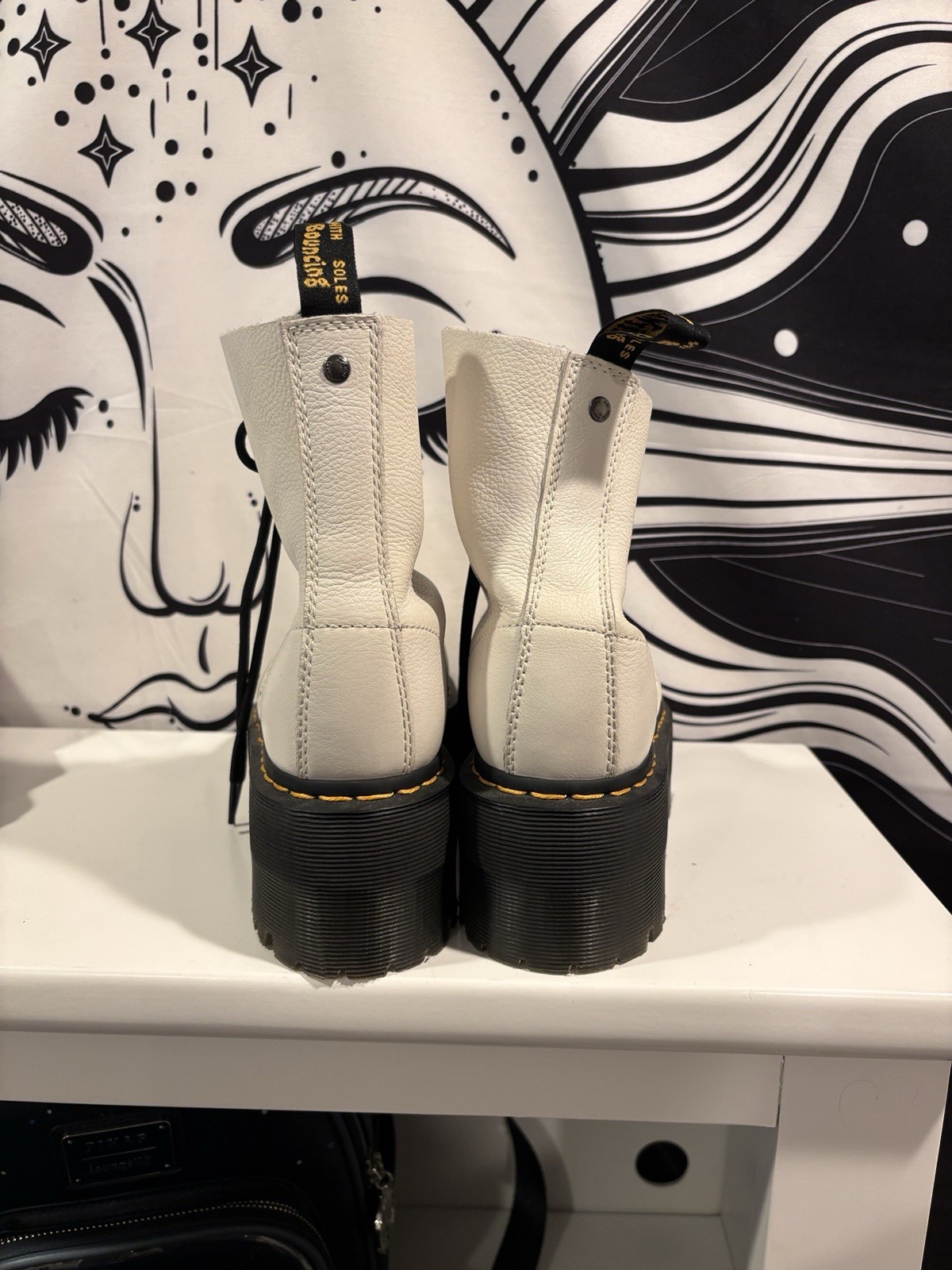 Dr. Martens 1460 Pascal Max White Leather Platform Lace-Up Ankle Boots US 7