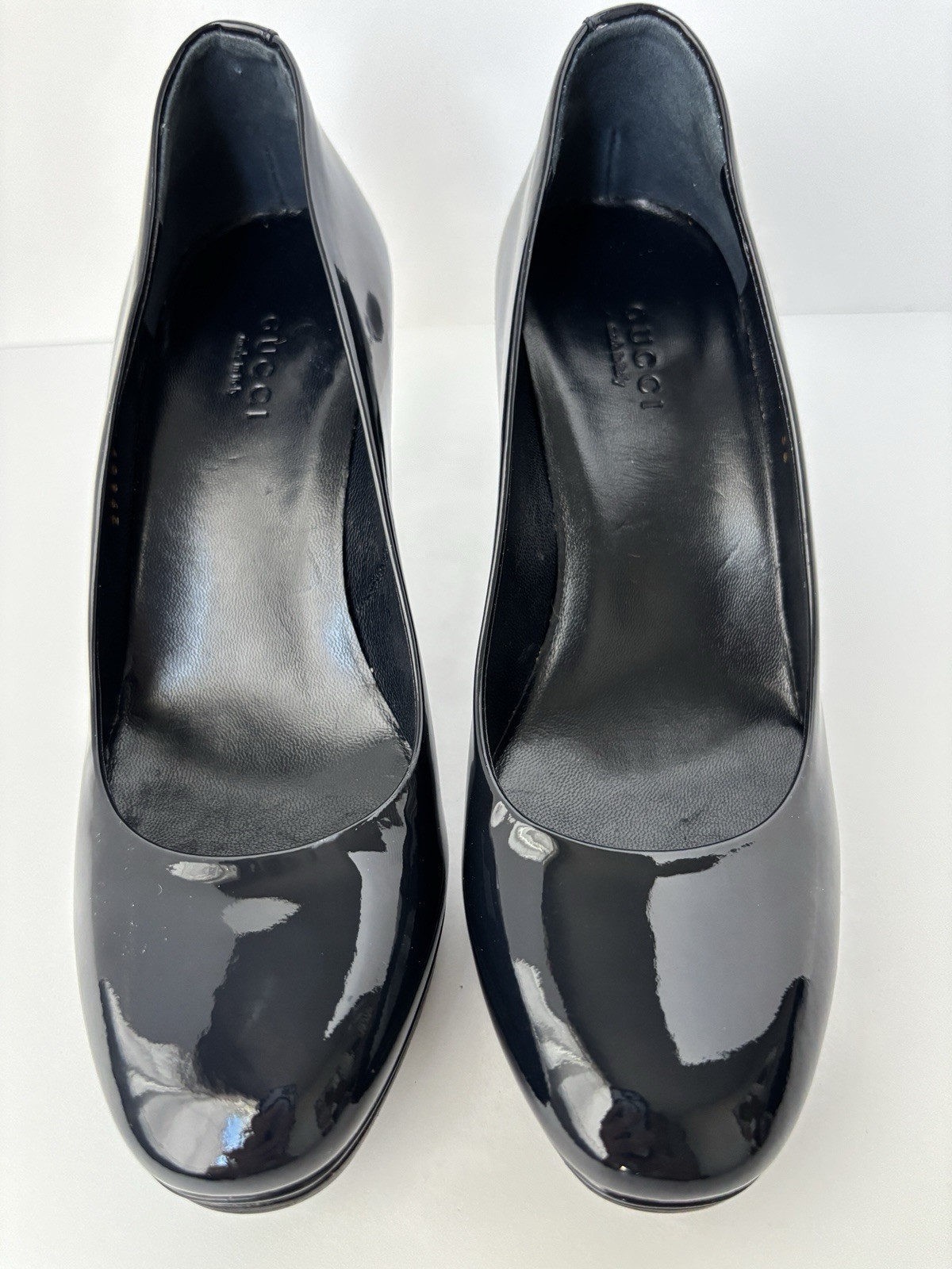 Gucci Dark Navy Patent Leather Round Toe Stiletto Pumps US 6 EU 36 GG Heel