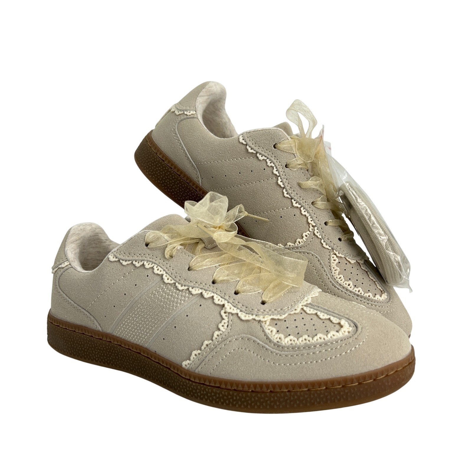 CUSHIONAIRE Belinda Womens Ivory Lace Detail Sneakers 8W