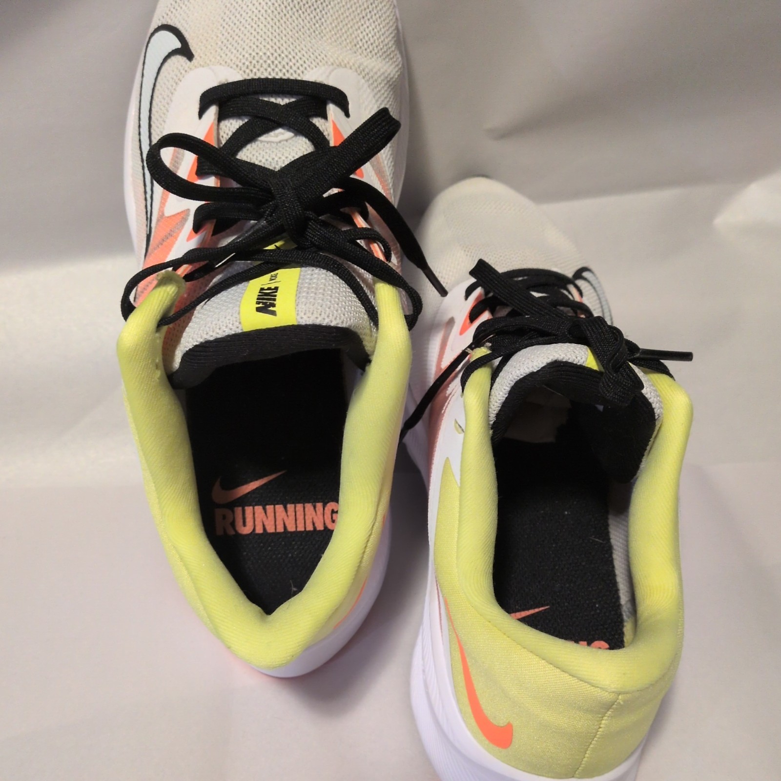 Nike Quest CD0232-107 Yellow Orange White Womens Size 9.5 Running Sneakers Shoes
