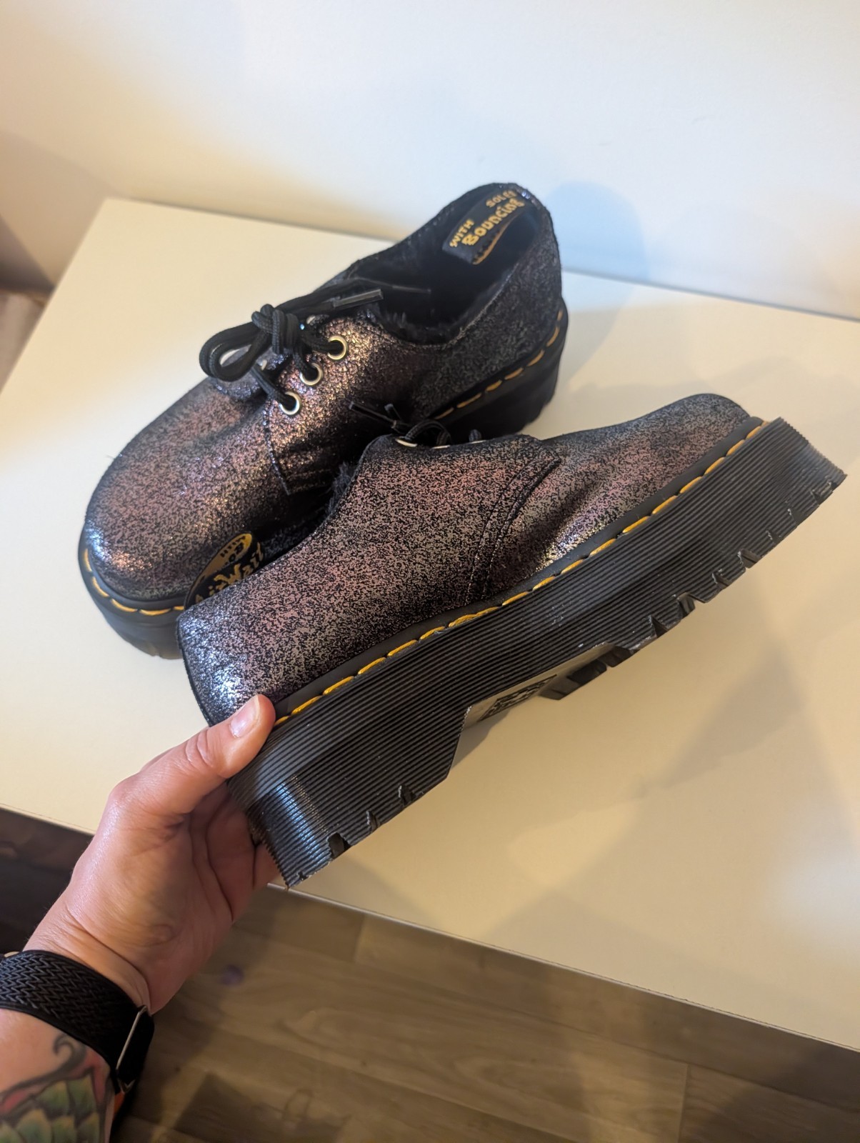 Dr. Martens 1461 Women’s Black Metallic Leather Fur Lined Oxfords Lace-Up US 7
