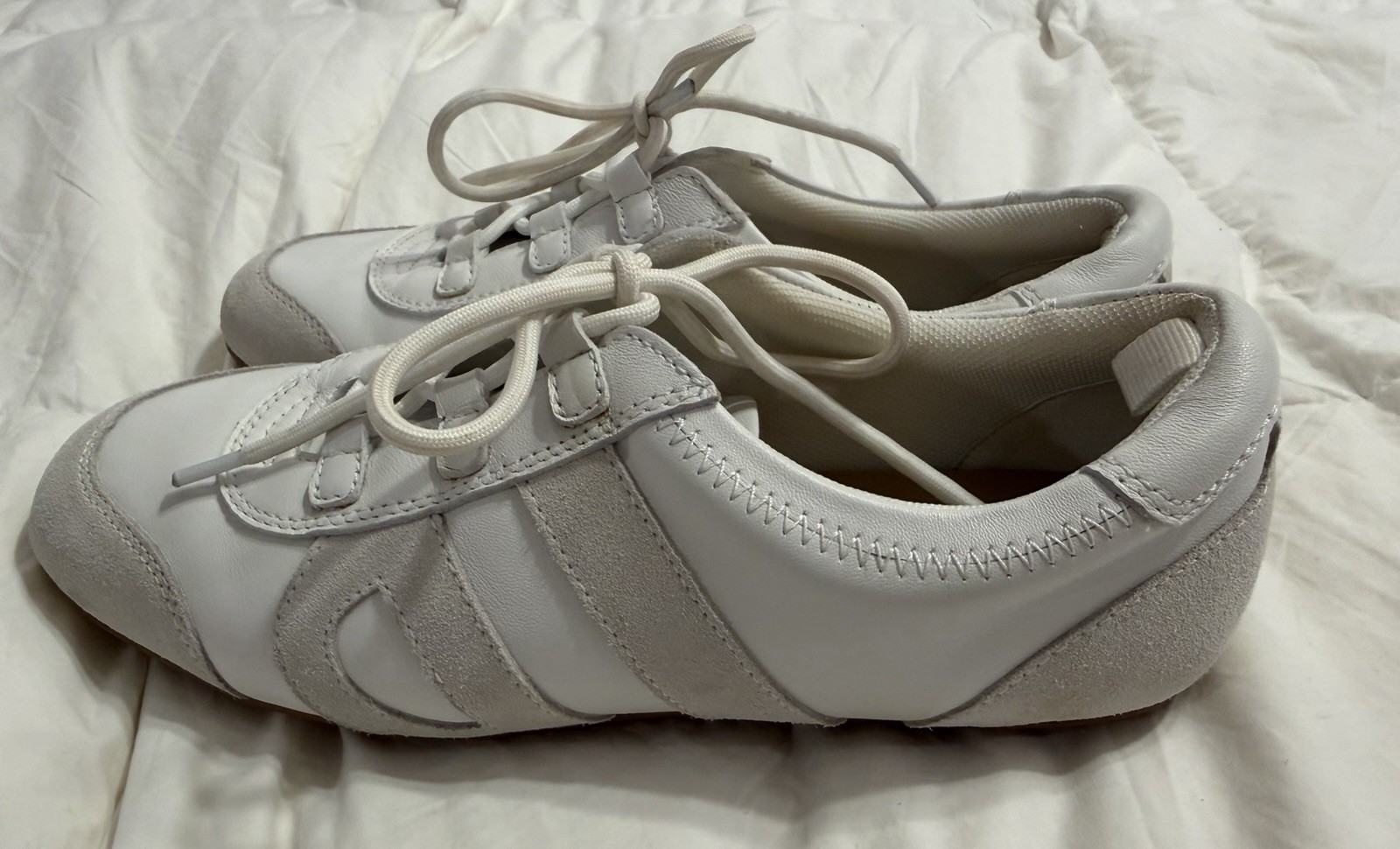 Women’s Silent D White Gray Lace-up Sneakers Size 8.5 Fashion Sneakers