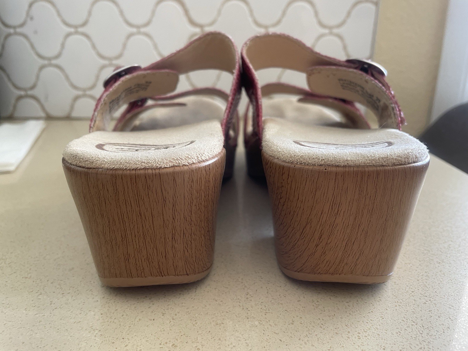 Dansko Sophie 39 (8.5-9) Red Snake Leather Wedge Clogs Faux Wood Sandals Summer