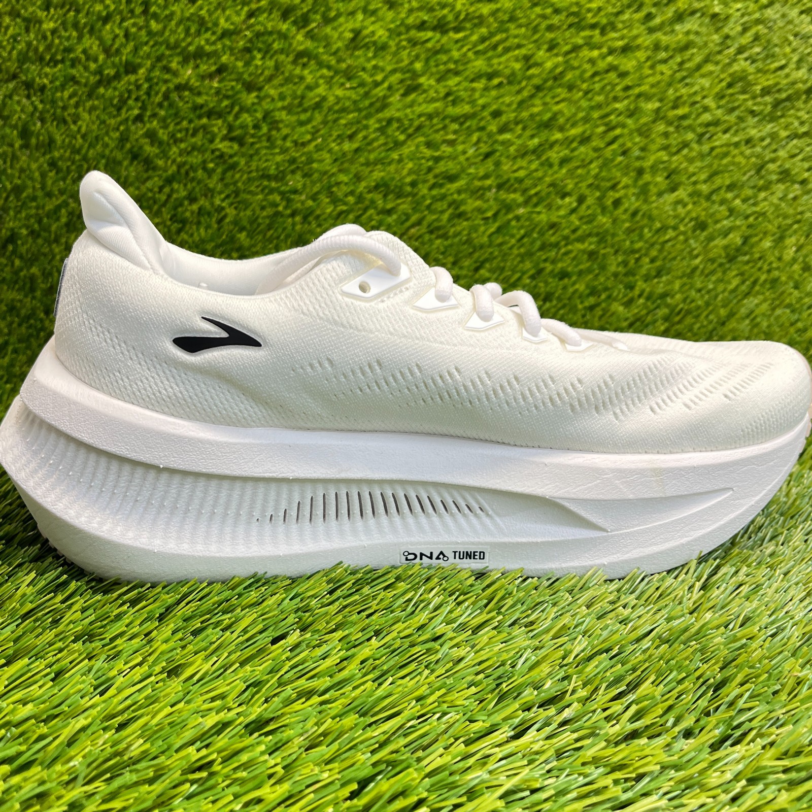 Brooks Glycerin Max 2 Womens Size 9.5 White Black Road Running Shoes Sneakers