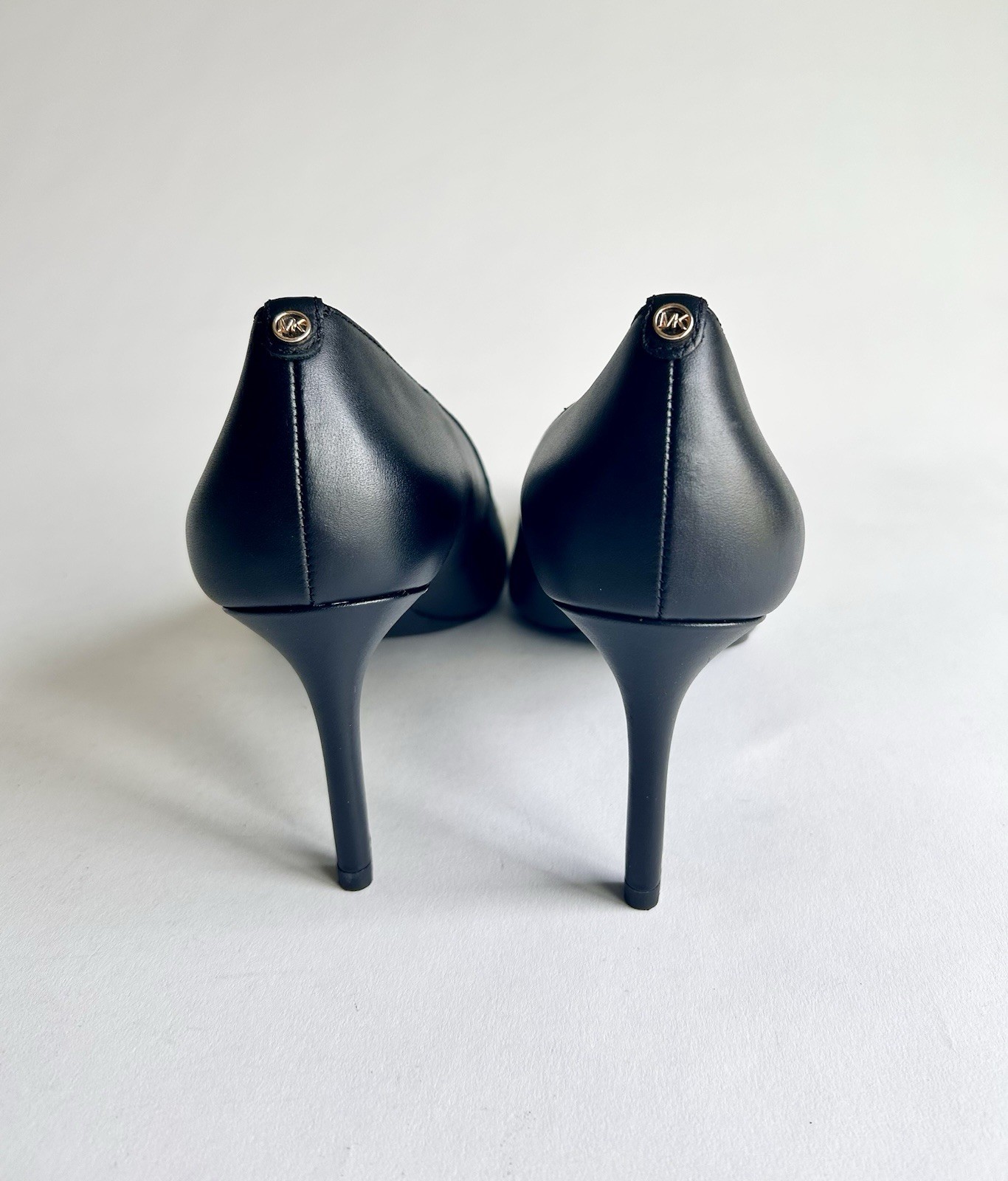 Michael Kors Black Man Made Leather Point Toe Classic Heels size 11