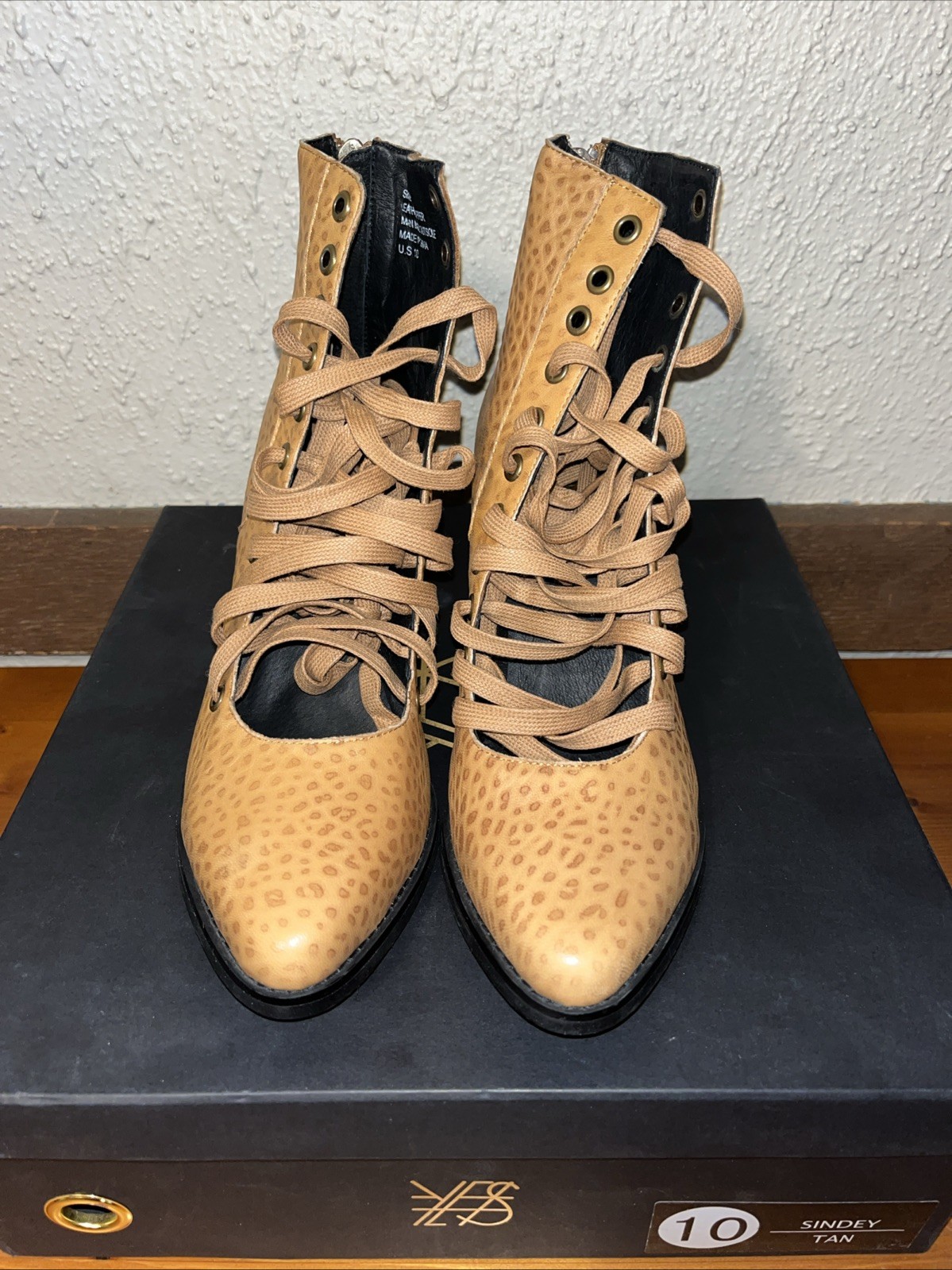 YES We Are The Sh!t Women US 10 Sidney Tan Leather Lace Up Ankle Boots NIB New
