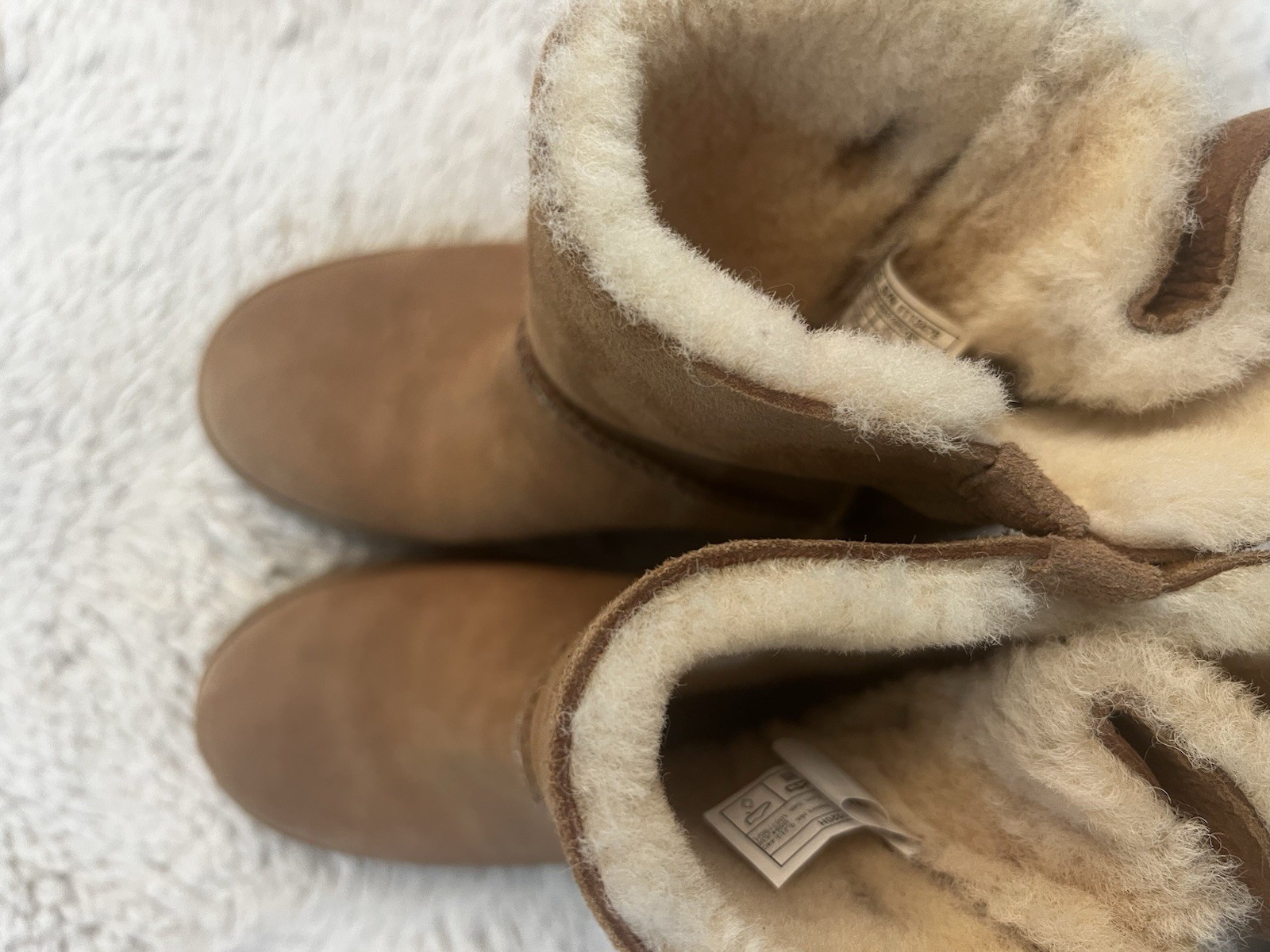 UGG Australia Bailey Button Brown Suede Sheepskin Ankle Bootie Women’s 7.5