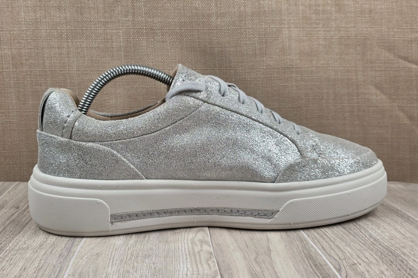 Clarks Artisan Womens 10M Hollyhock Zip Silver Metallic Active Sneakers Shoes