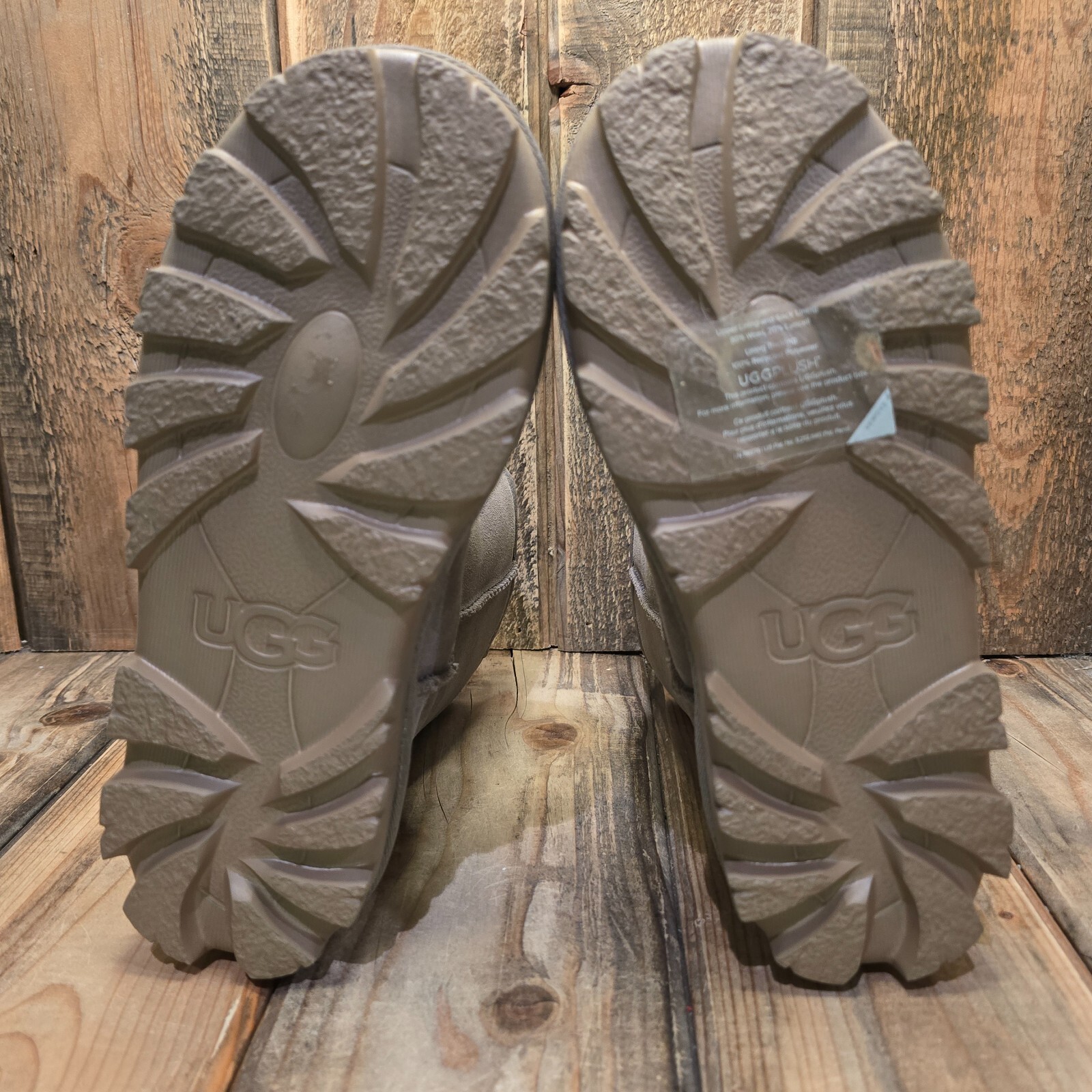 UGG ESSENTIAL SHORT BOOT WOMENS US 7 SUEDE/WOOL ~ KHAKI BROWN