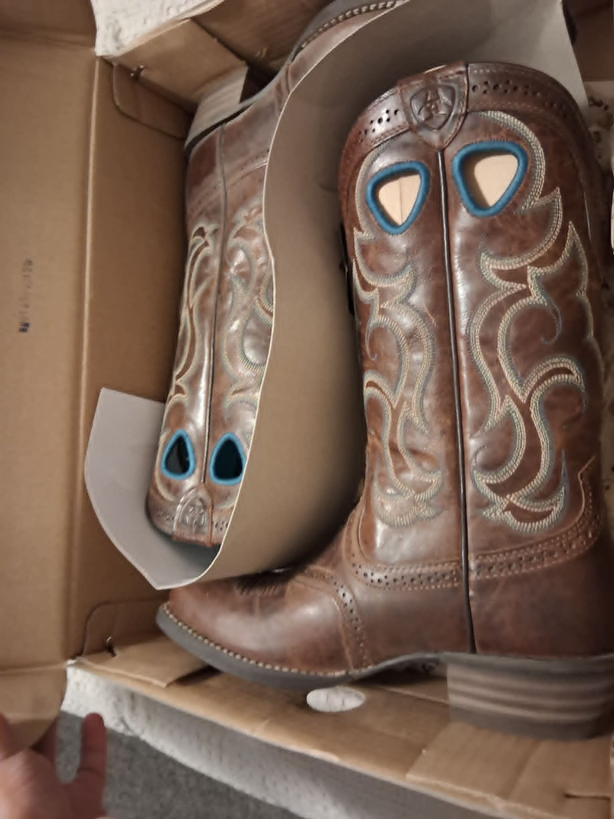 NWT – Women’s Ariat Rawhide Square Toe, 11″H, Sassy Brown Boots, Size 6B