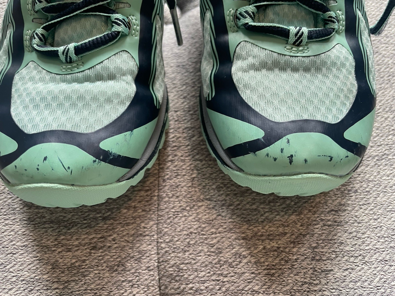 Merrill Women’s Mint Green And Navy Blue Water Resistant Sneakers Size 5.5