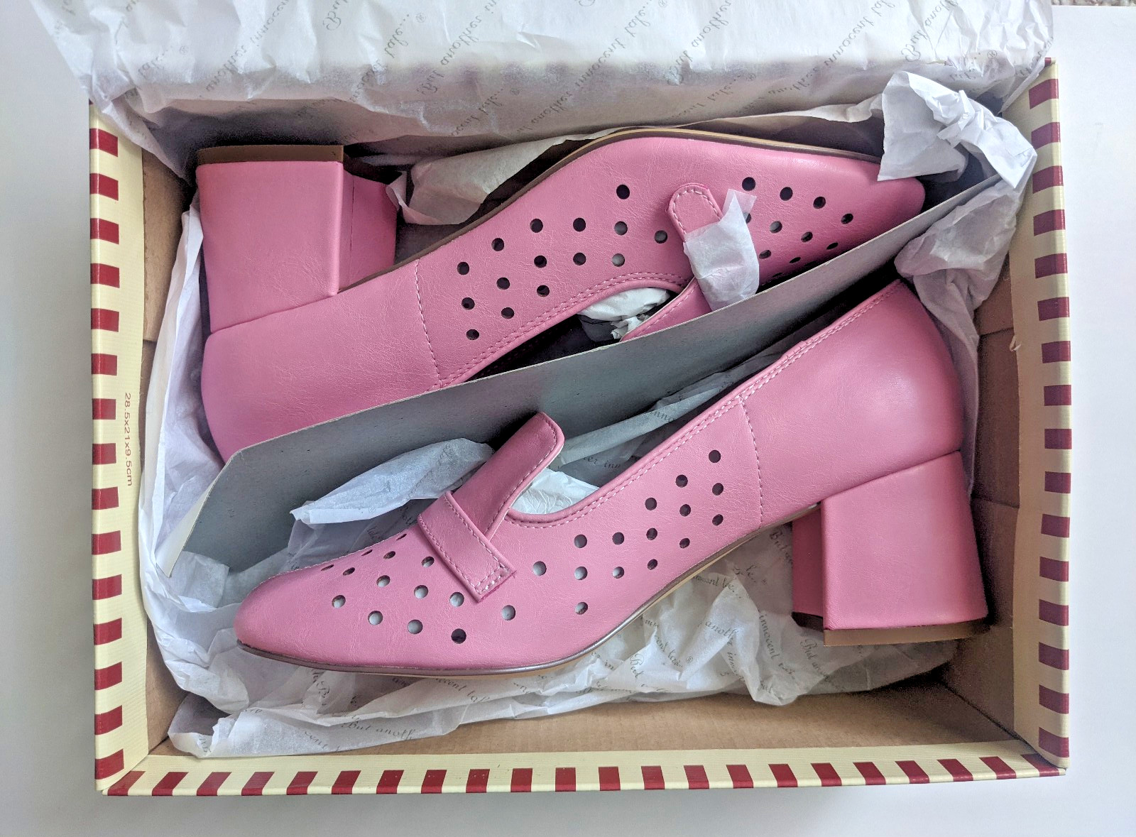B.A.I.T Footwear Christina pumps in Rosette pink mod retro vegan shoes size 9