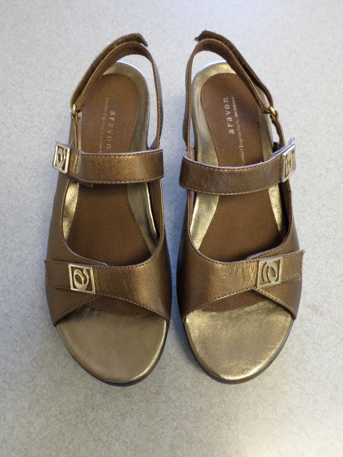 Aravon by New Balance Brown Leather Sandals with 2.75 in. heel. Women’s 9 B