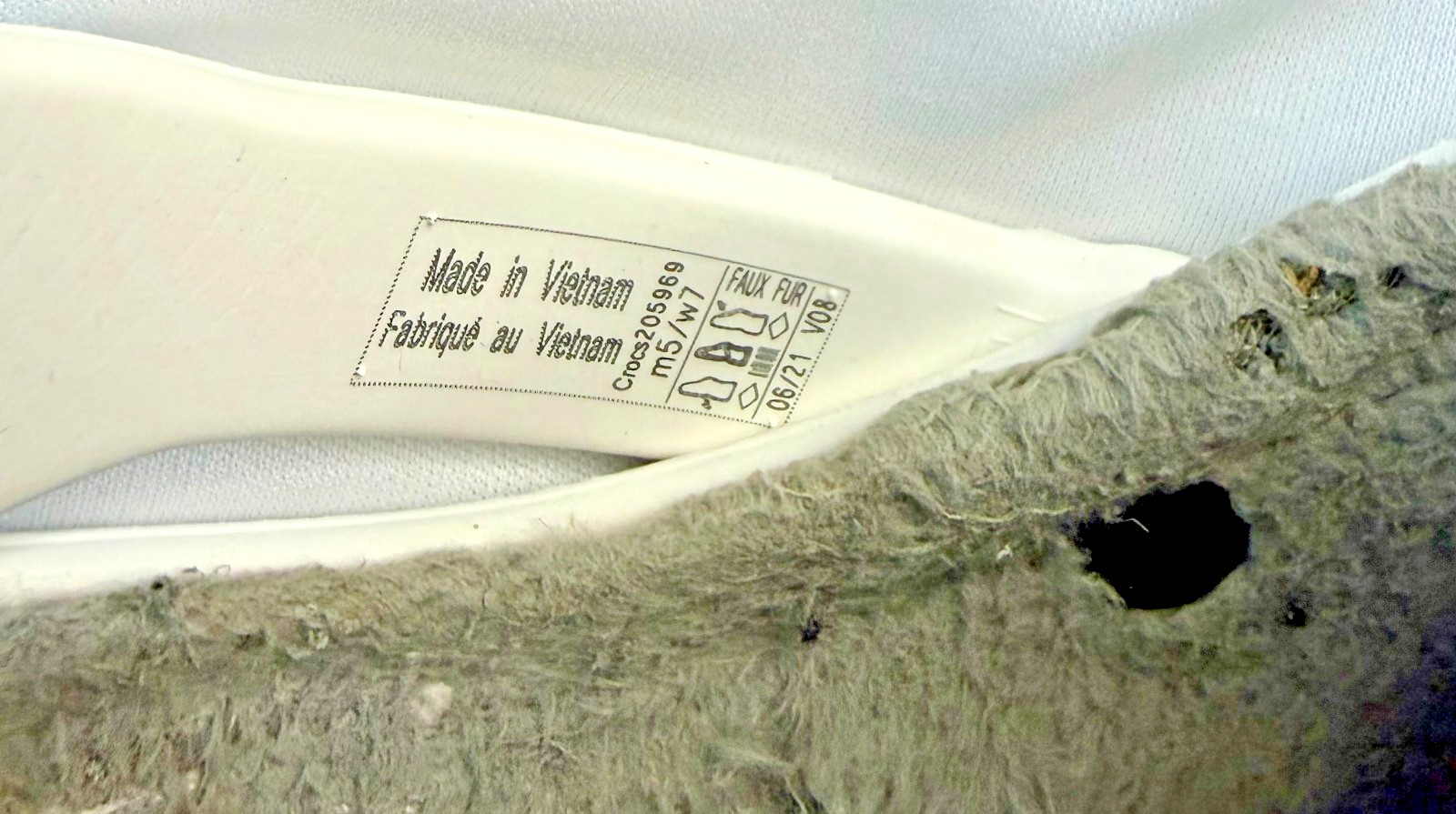 Crocs Classic Clogs White Baya Gray Lining Men 5 Women 7 Lightweight Slip-ons