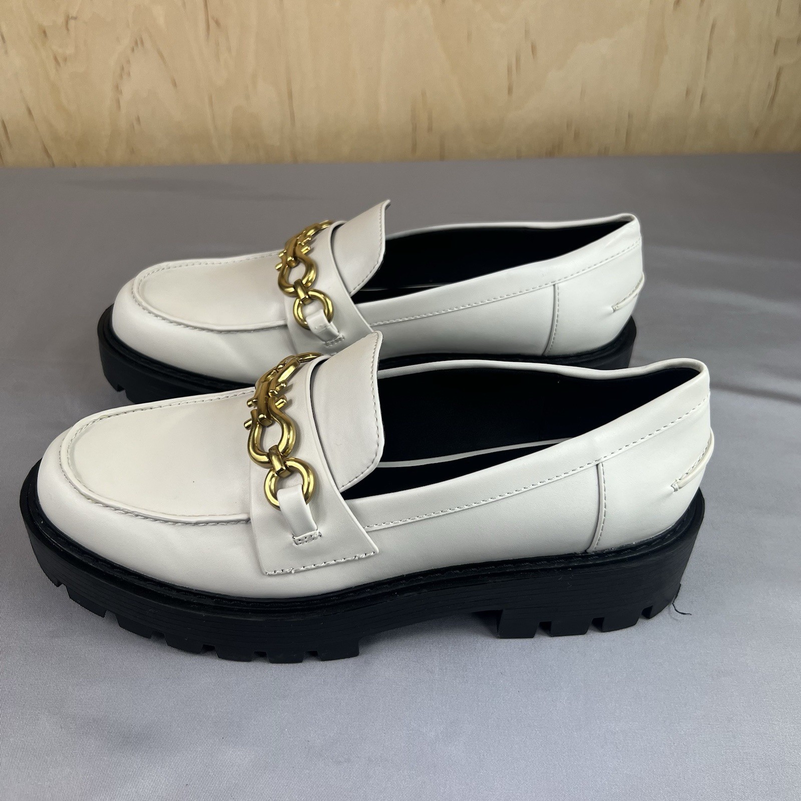 Charles & Keith Loafers Women’s US 6 EU 36 White/Black Patent Leather