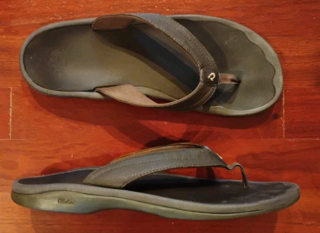 OLUKAI Ohana Unisex BROWN Leather Logo Flip Flops Sandals Shoes SIZE:W/10 or M/8