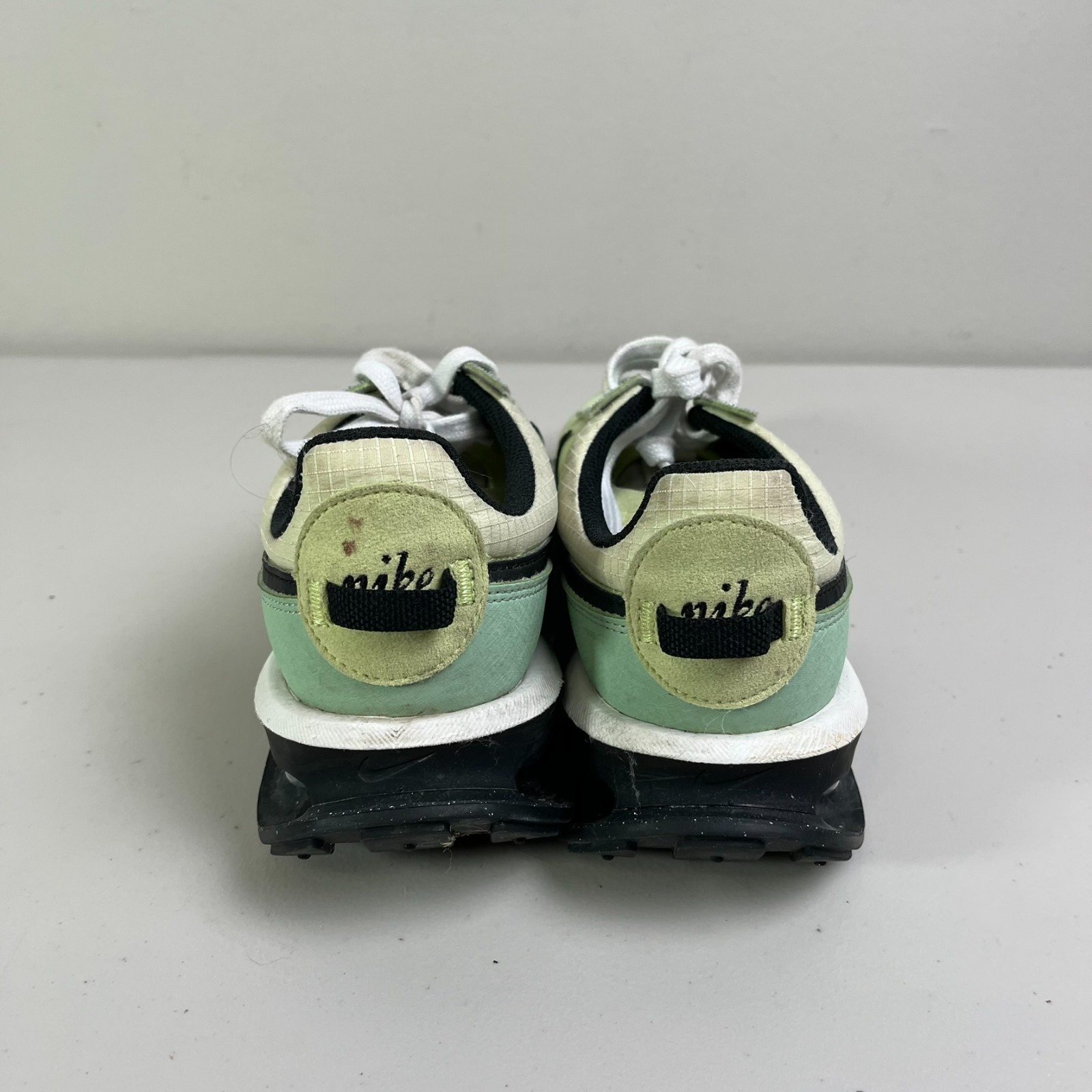 Women Nike Air Max Pre-Day Liquid Lime DZ4874-300 SIZE 8.5