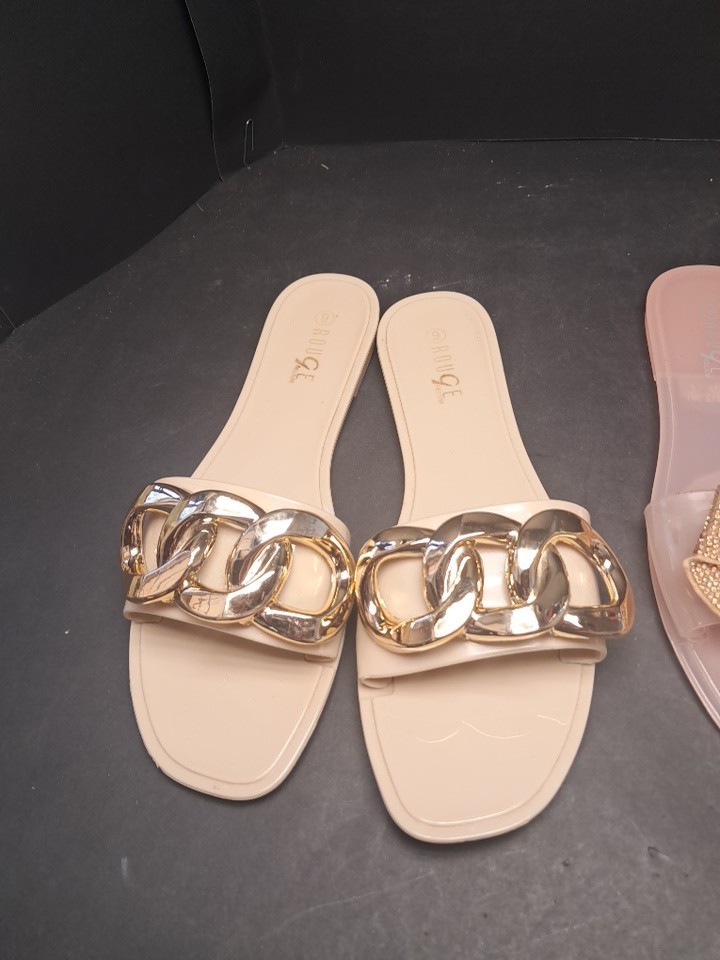 💯🔥 2 Pair Of ROUGE Medium Size 9 Sandals Please See Photos For Description 🔥