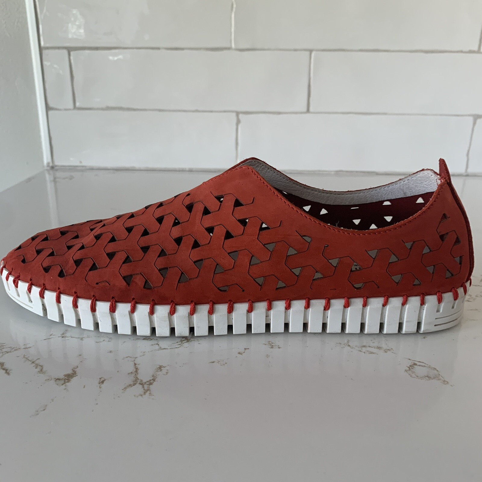 Eric Michael Red Inez Nubuk Leather Shoes Womens 9.5 EU 41 Cutout Slip On Flats