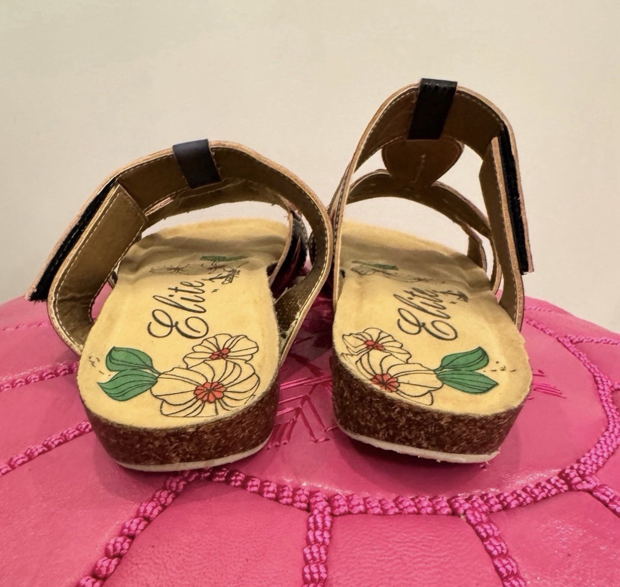 Elite By Corkys Size 7 Women’s Black/Pink Flower Leather Sandals. NWOB