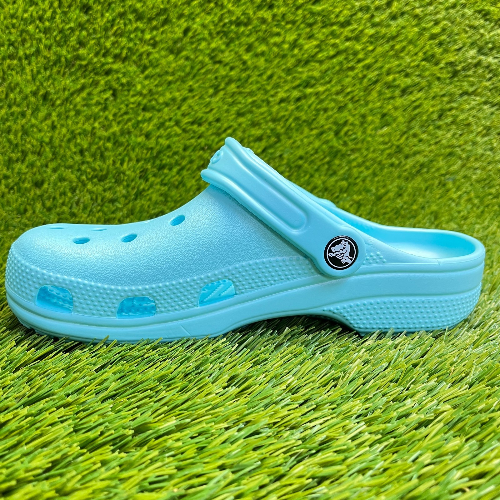Crocs Classic Clog Womens Size 6 Blue Beach Walking Outdoor Slip On Sandals