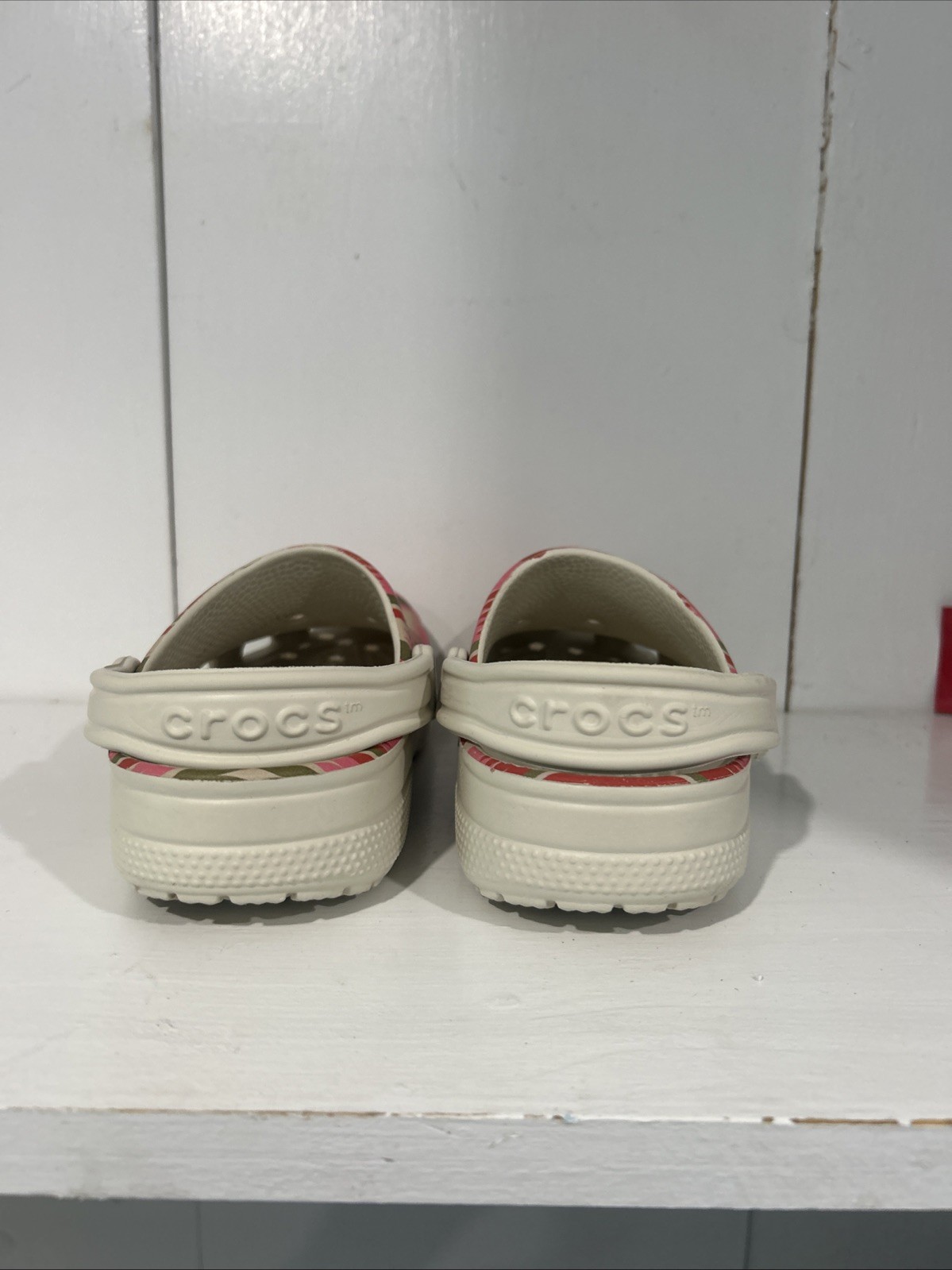 Crocs Classic Woven Multicolor Print Clog – Women’s Size 6 –