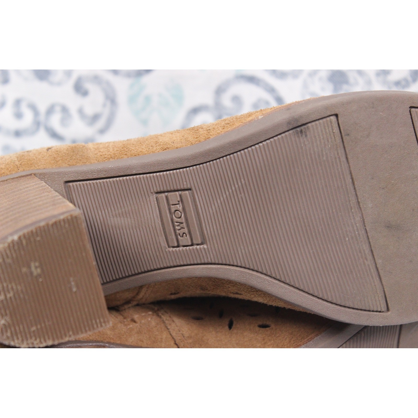 TOMS Majorca Peep Toe Ankle Boots Tan Suede Perforated Block Heel Womens 8.5