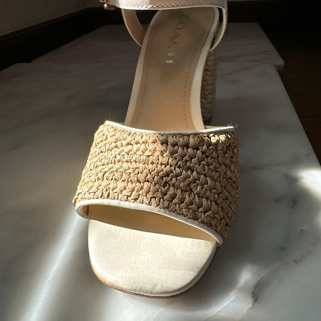 COACH Straw Material Ankle Strap Sandals color is slightly brighter than in the