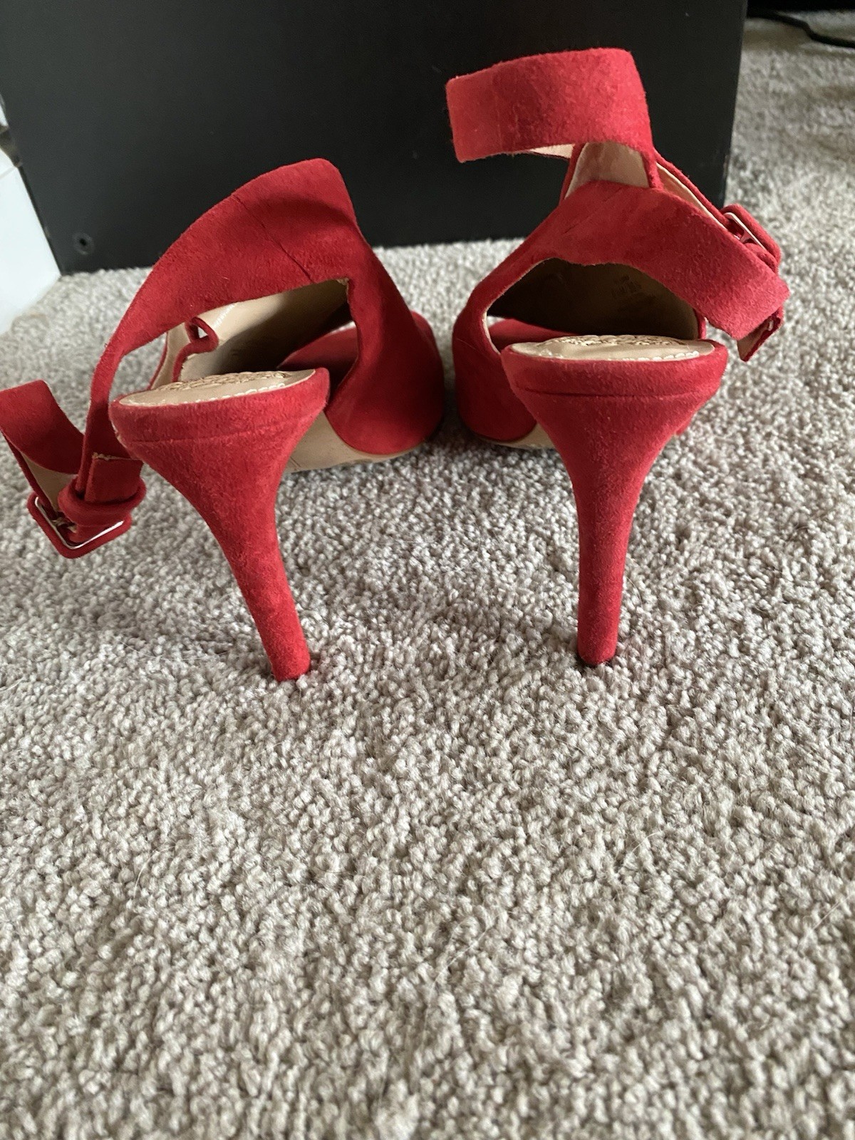 Vince Camuto Women’s Heels 6.5 Red Suede