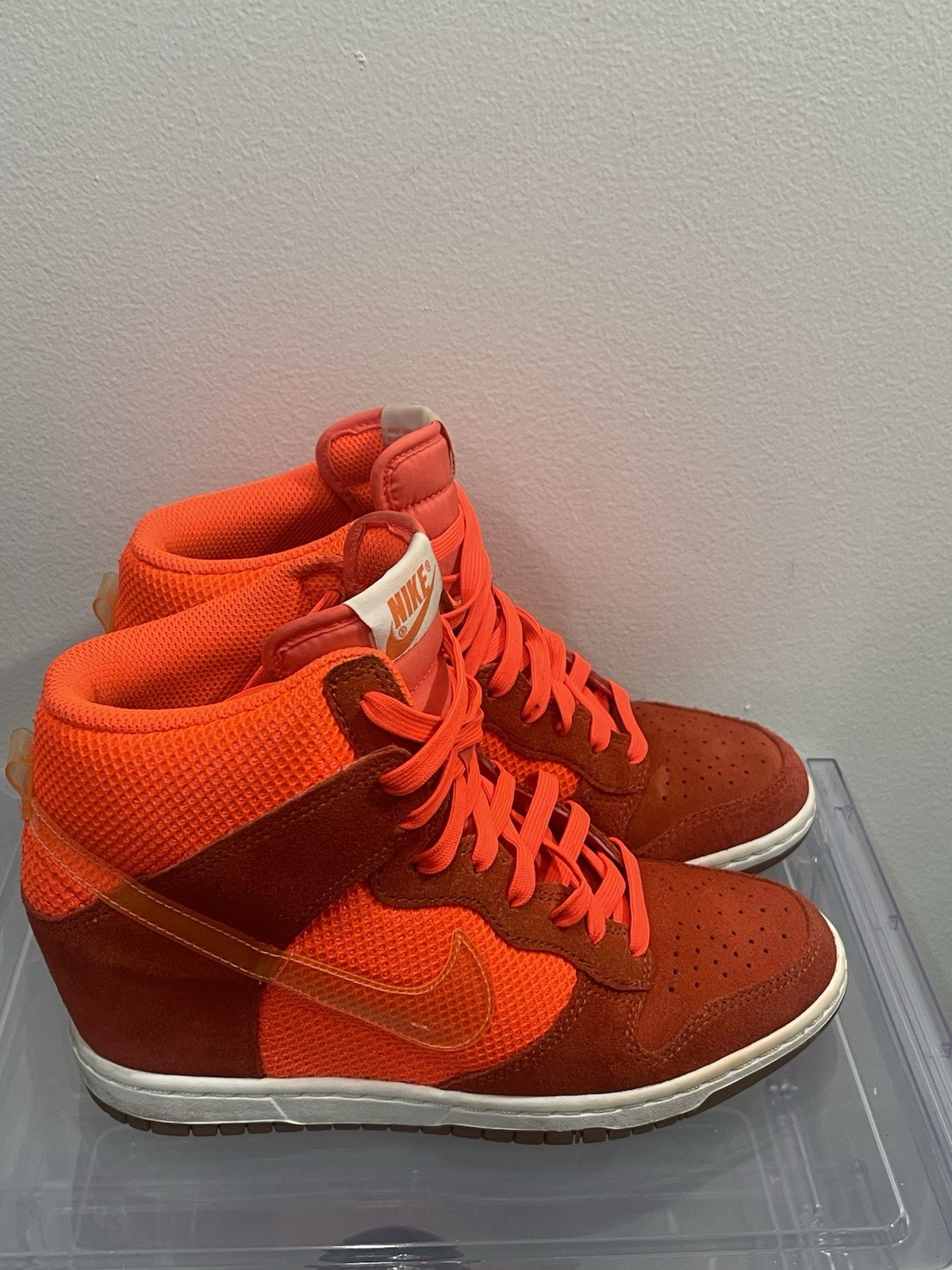 Nike women’s High Top Orange Brown Lace-Up Athletic Sneakers Activewear Casual