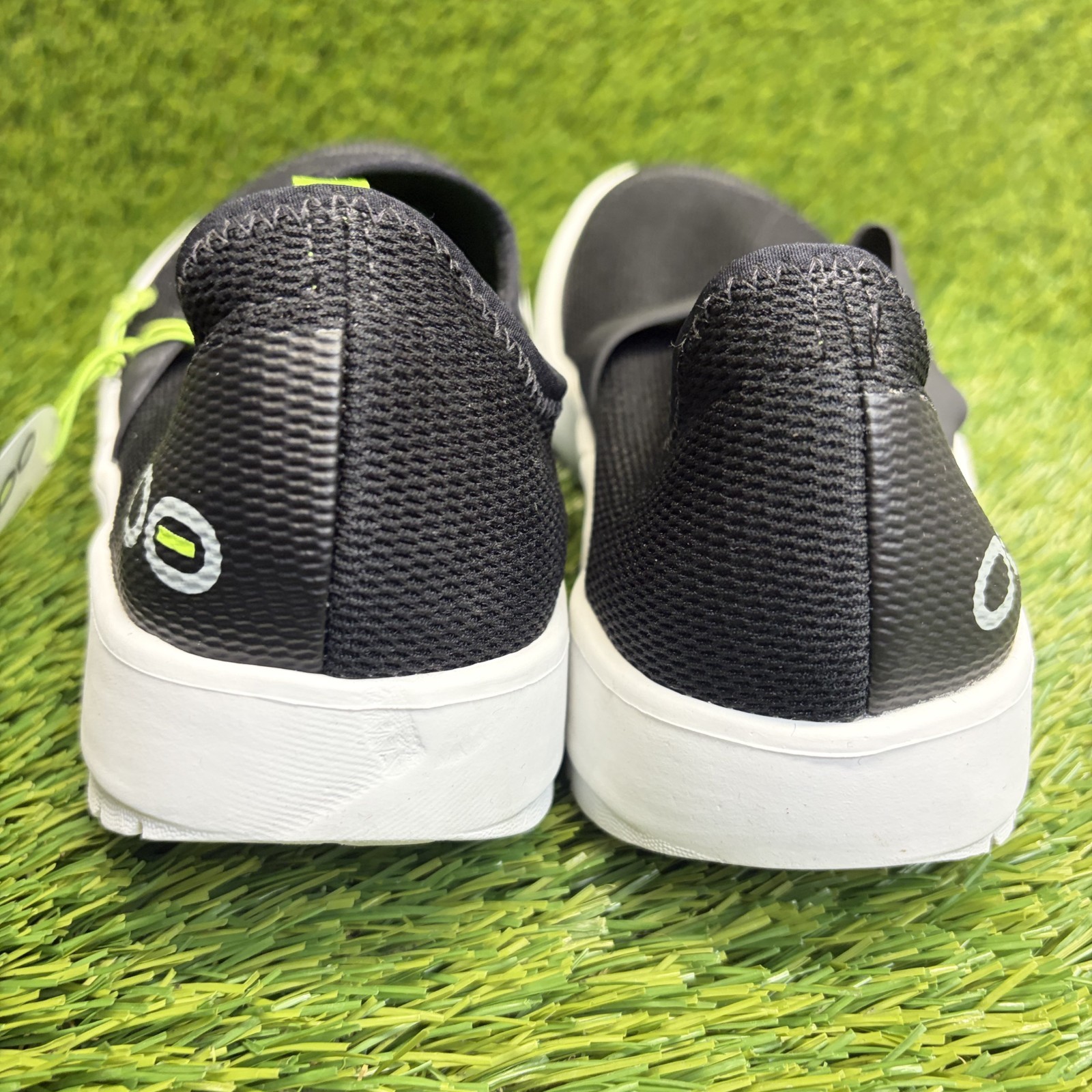 OOFOS OOmg eeZee Low Womens Size 7 Black Casual Walking Slip On Recovery Shoes