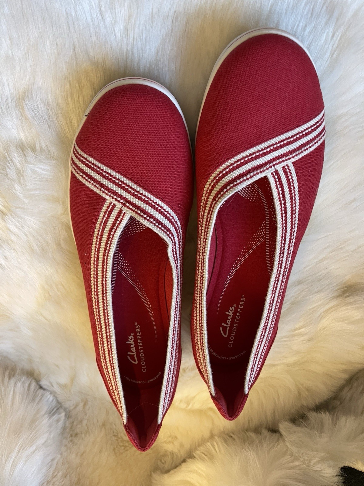 Clarks Cloudsteppers Red White BreezeSky Air 11 NWOB Sporty Preppy Flats Comfort