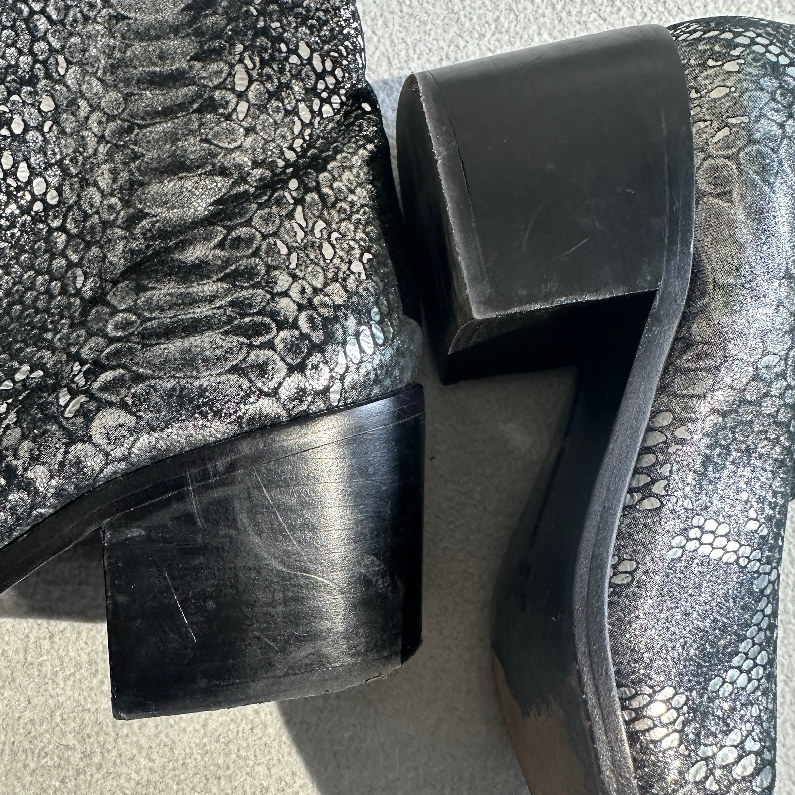 Opening Ceremony Womens Black Silver Metallic Snakeskin Ankle Boots 8.5 / 39