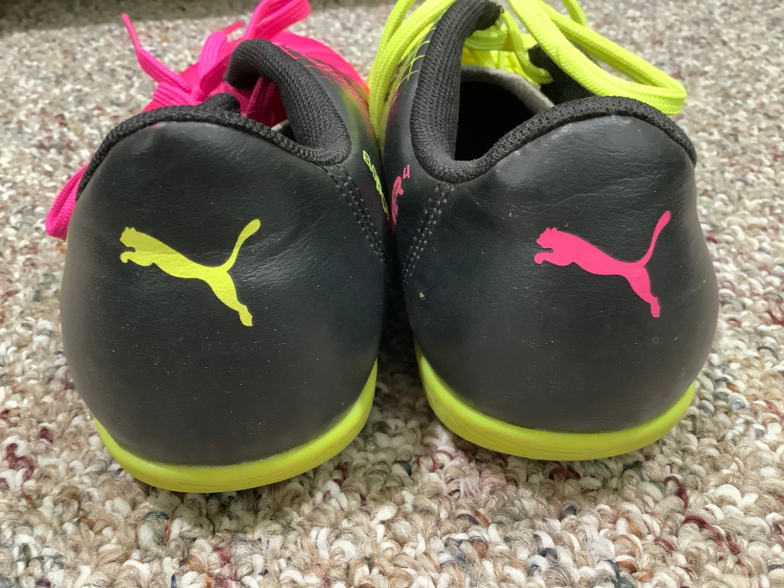 PUMA Evo power 4 Soccer shoes indoor 5 C Pink Yellow black flat sneakers play