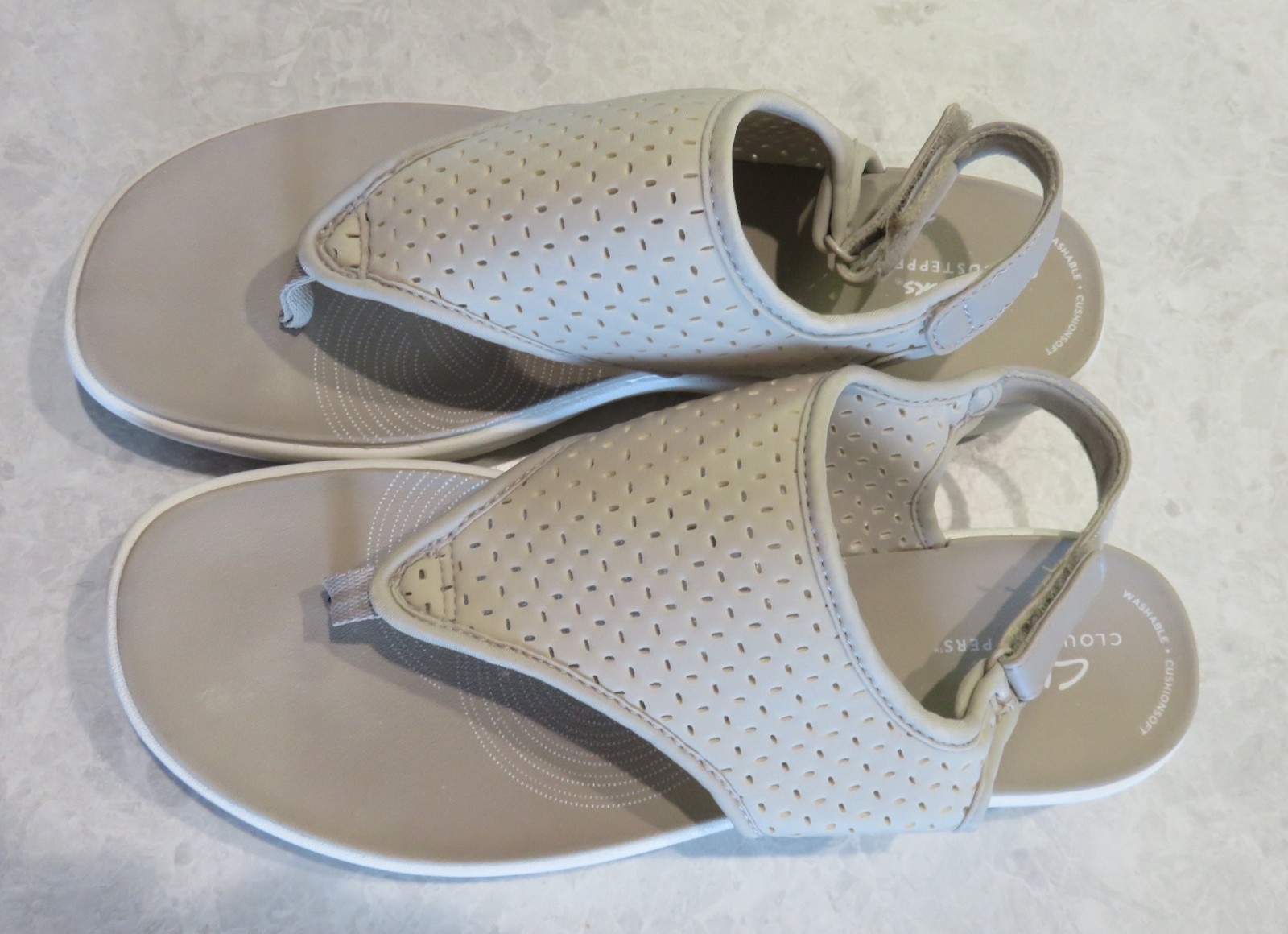 Clarks CLOUDSTEPPER Drift Blossom Thong/Strap Sandals 11W Taupe *EX COND*