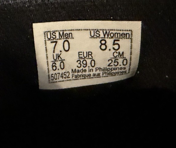 NEW VANS Style 53 Black Canvas Loafer Shoes US Men’s 7 / Women’s 8.5 Gum Sole