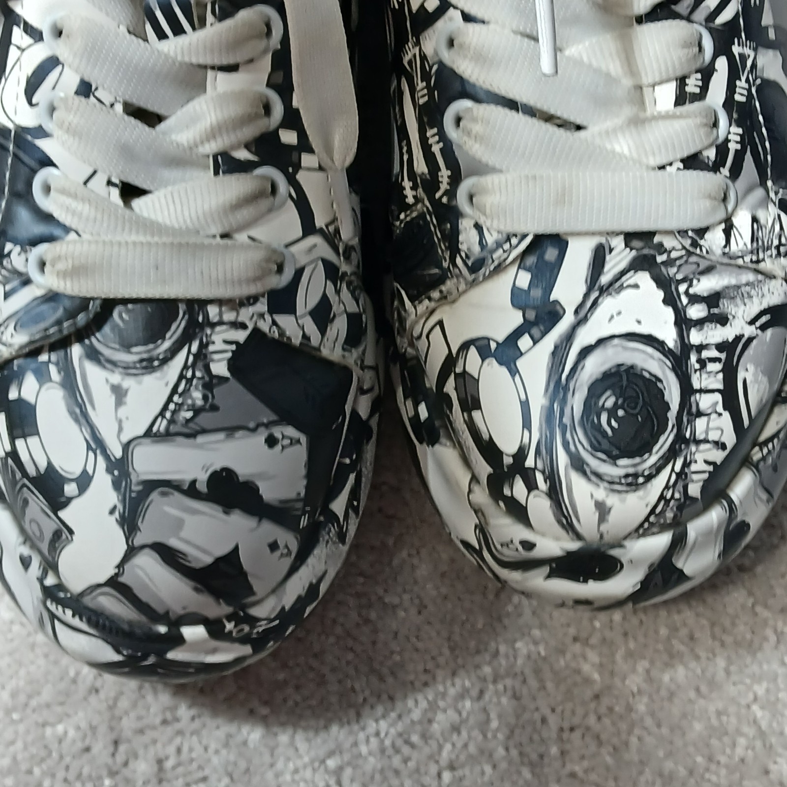 Funky Sneaker Graphics Women’s 8.5 Black White Gray Love Card Heart LaceUp