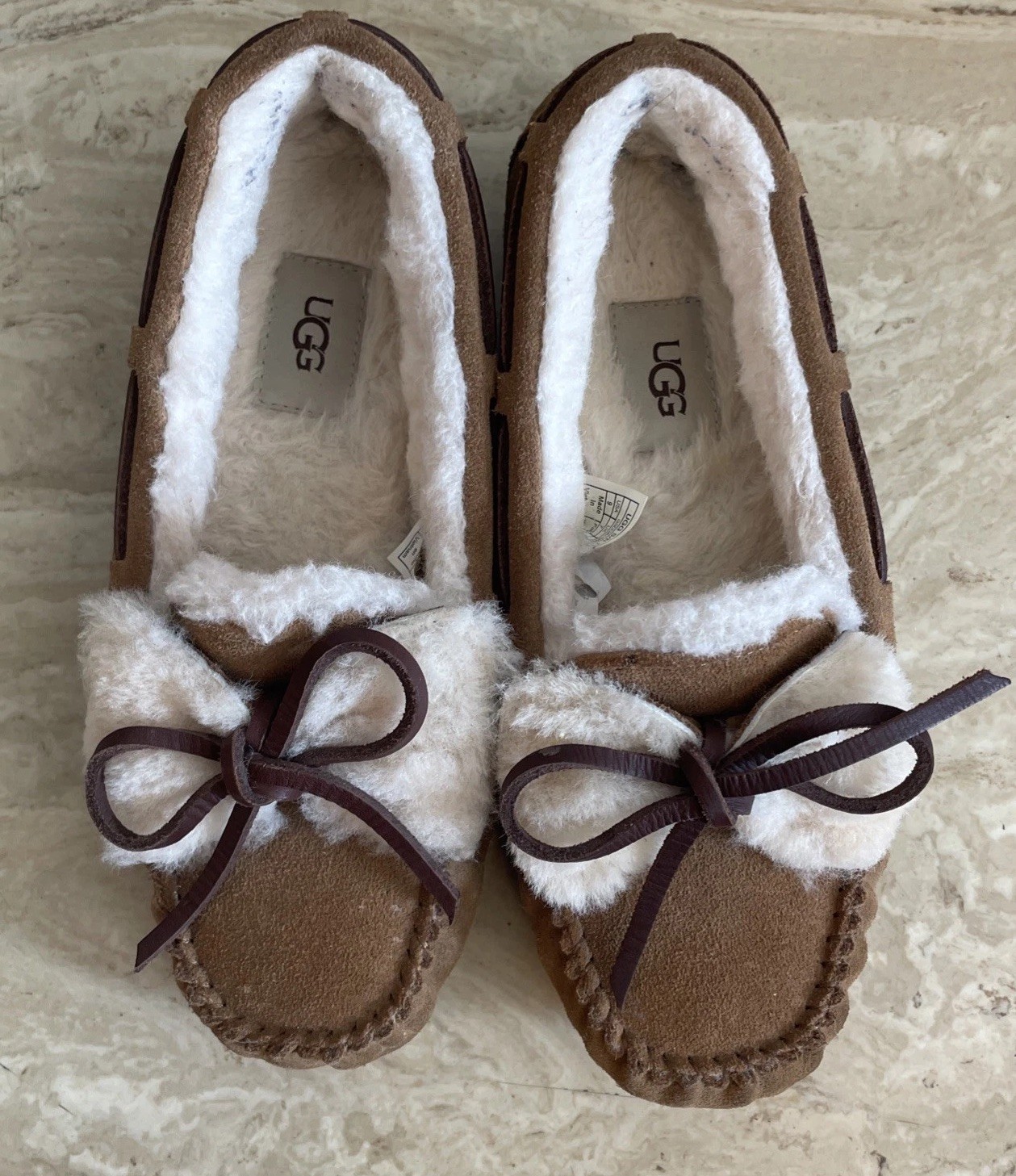 UGG DAKOTA DOUBLE BOW WOMEN SLIPPER SUEDE CHESTNUT US 9/UK 7/EU 40