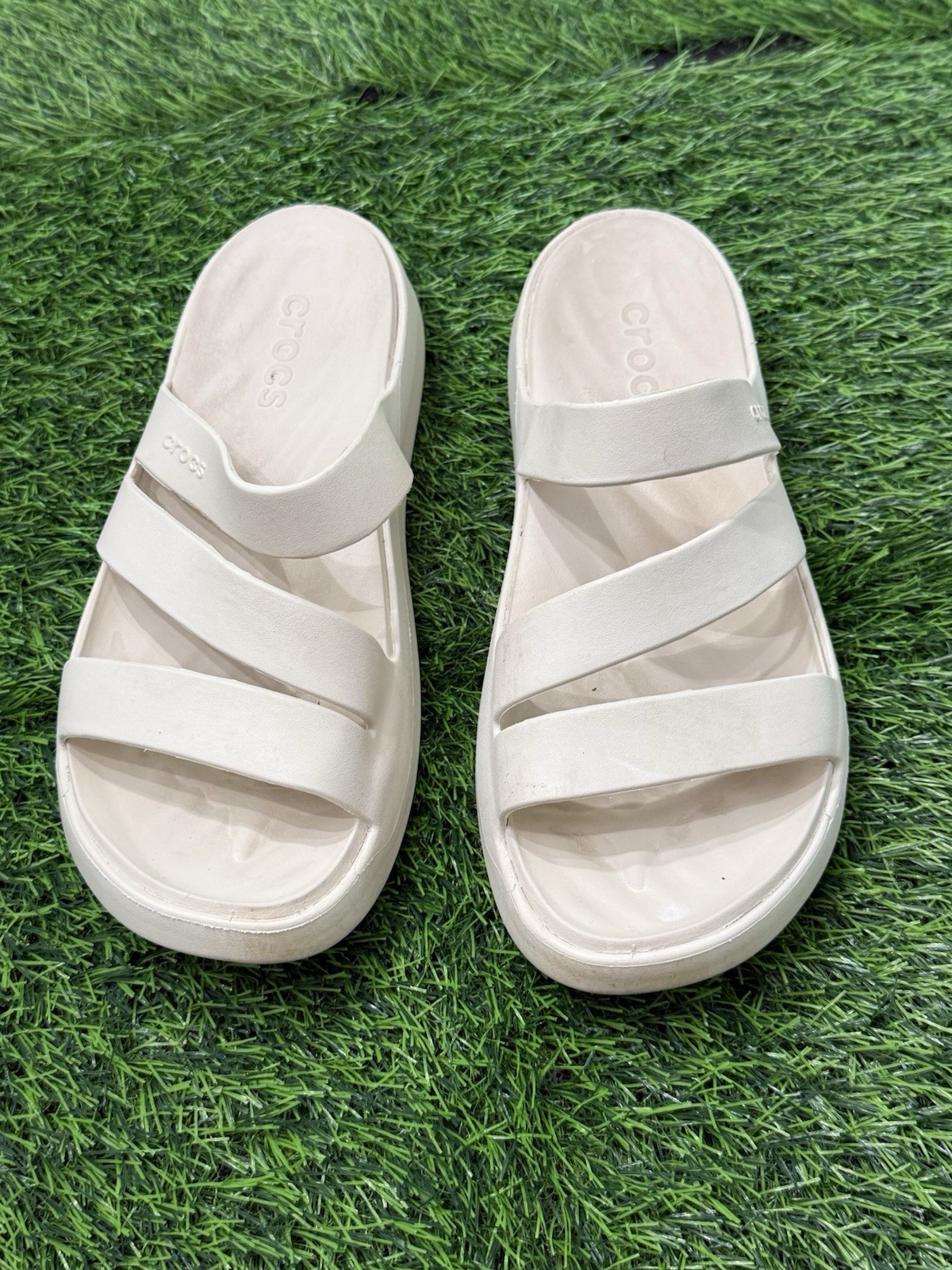 Crocs Getaway Strappy Mid Slip On Sandals Slides Neutral Ivory Women’s 9