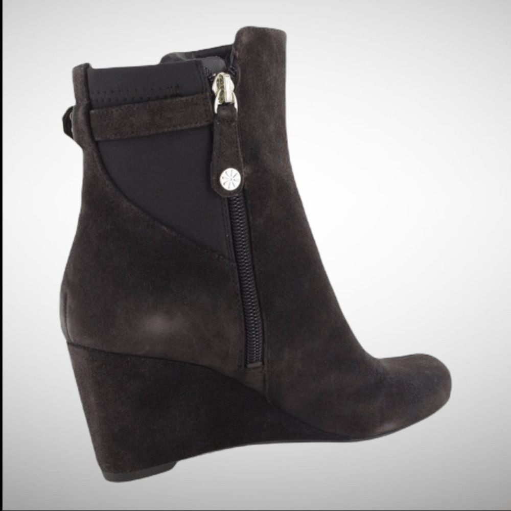 Isaac Mizrahi KAYLN Suede Wedge Bootie Size 8M