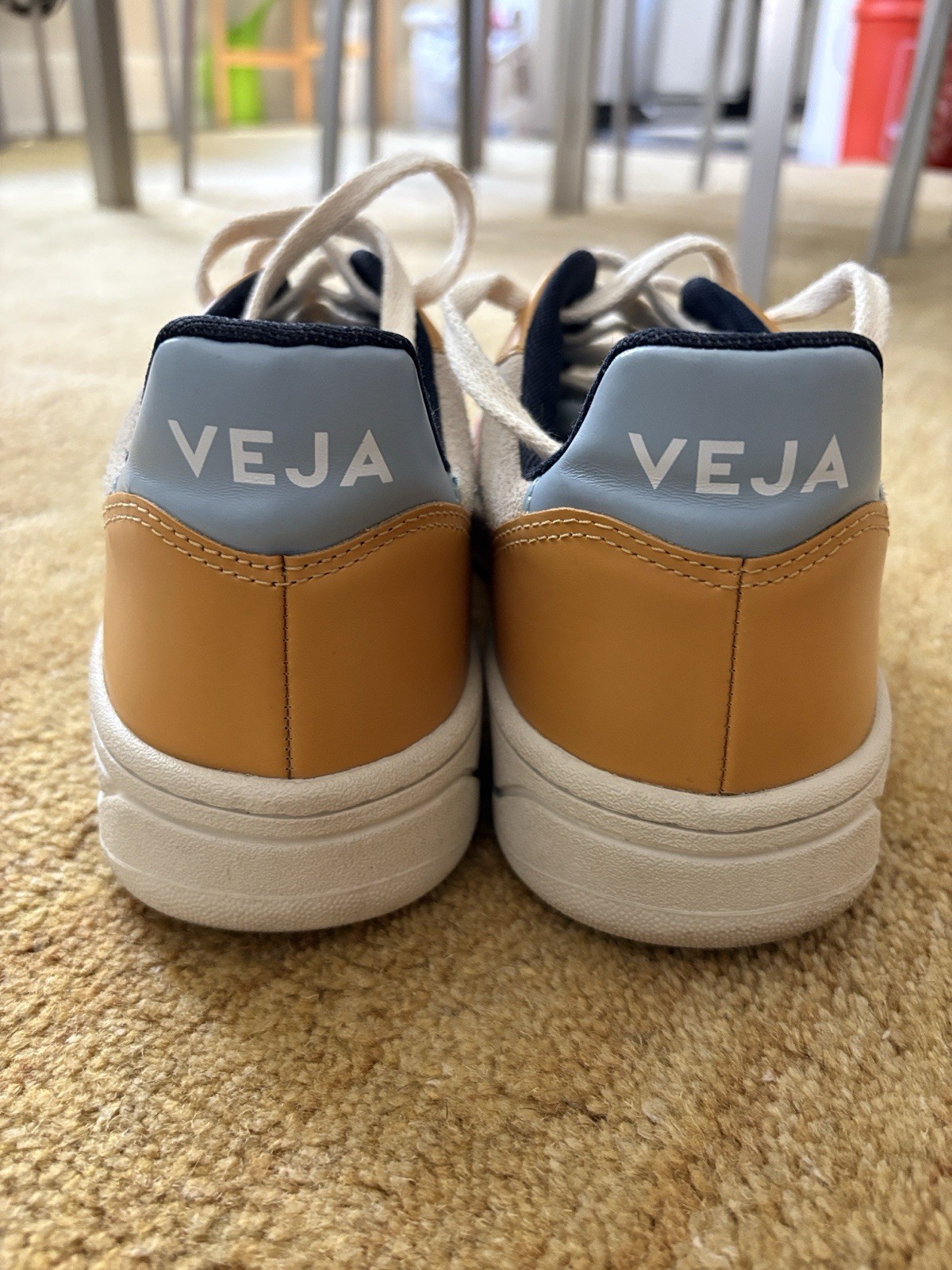 Veja x Make My Lemonade V-10 sneakers, EU 42
