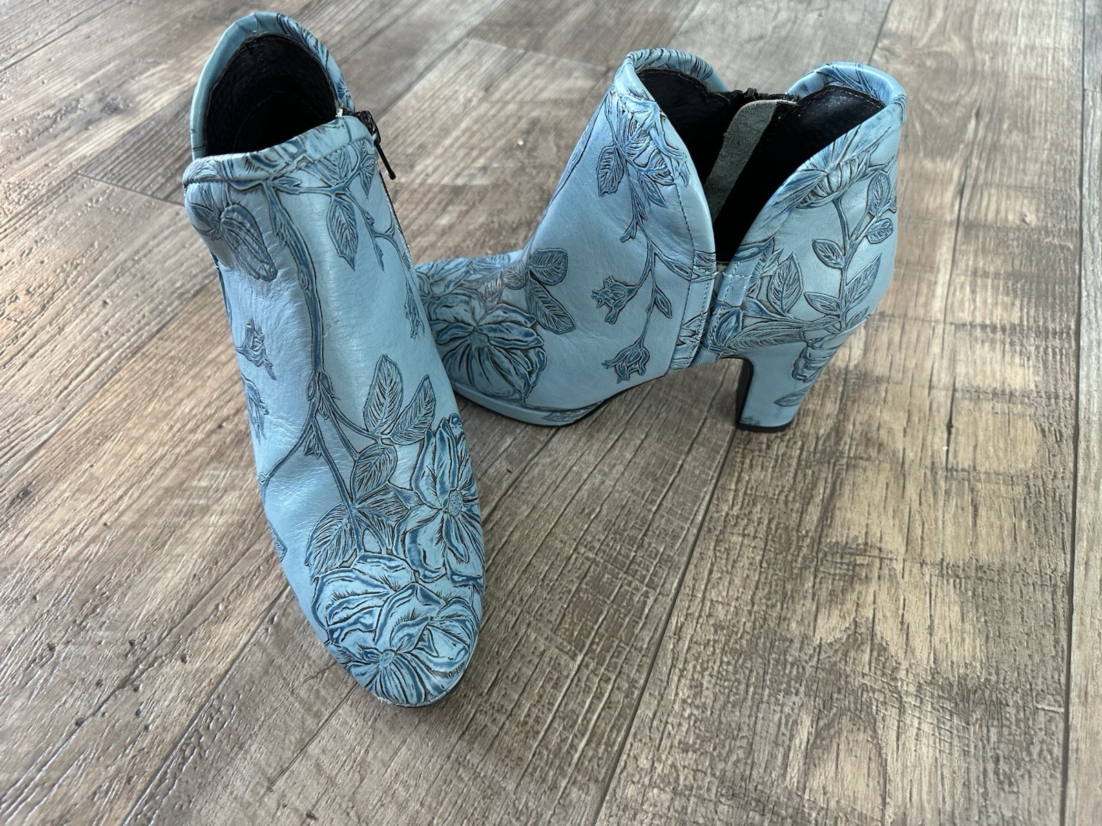 Cuoieria Fiorentina Blue Leather Bootie with Embossed Floral Design Size 37 US 7