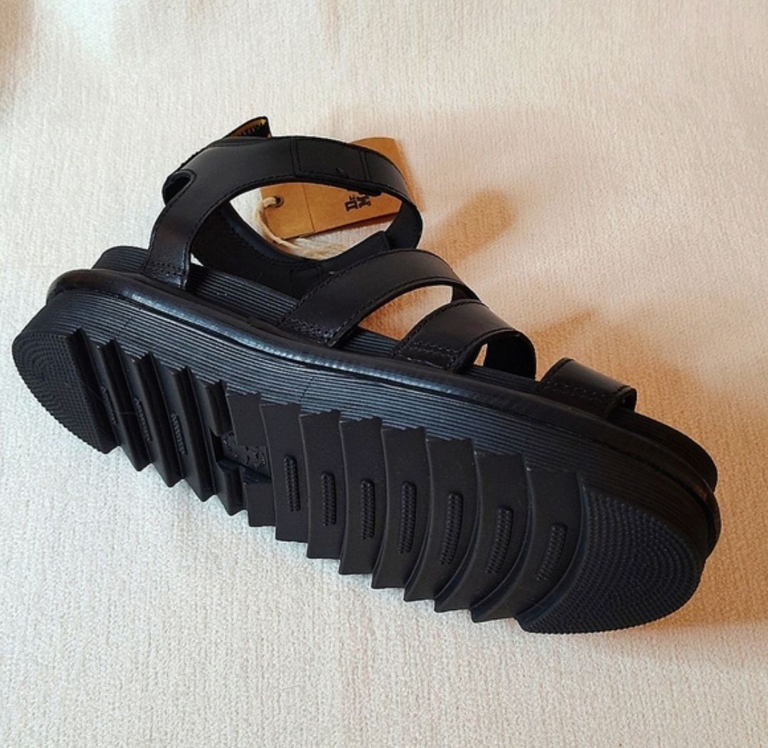 Dr. Martens Blaire Platform Strap Sandals. Size 8