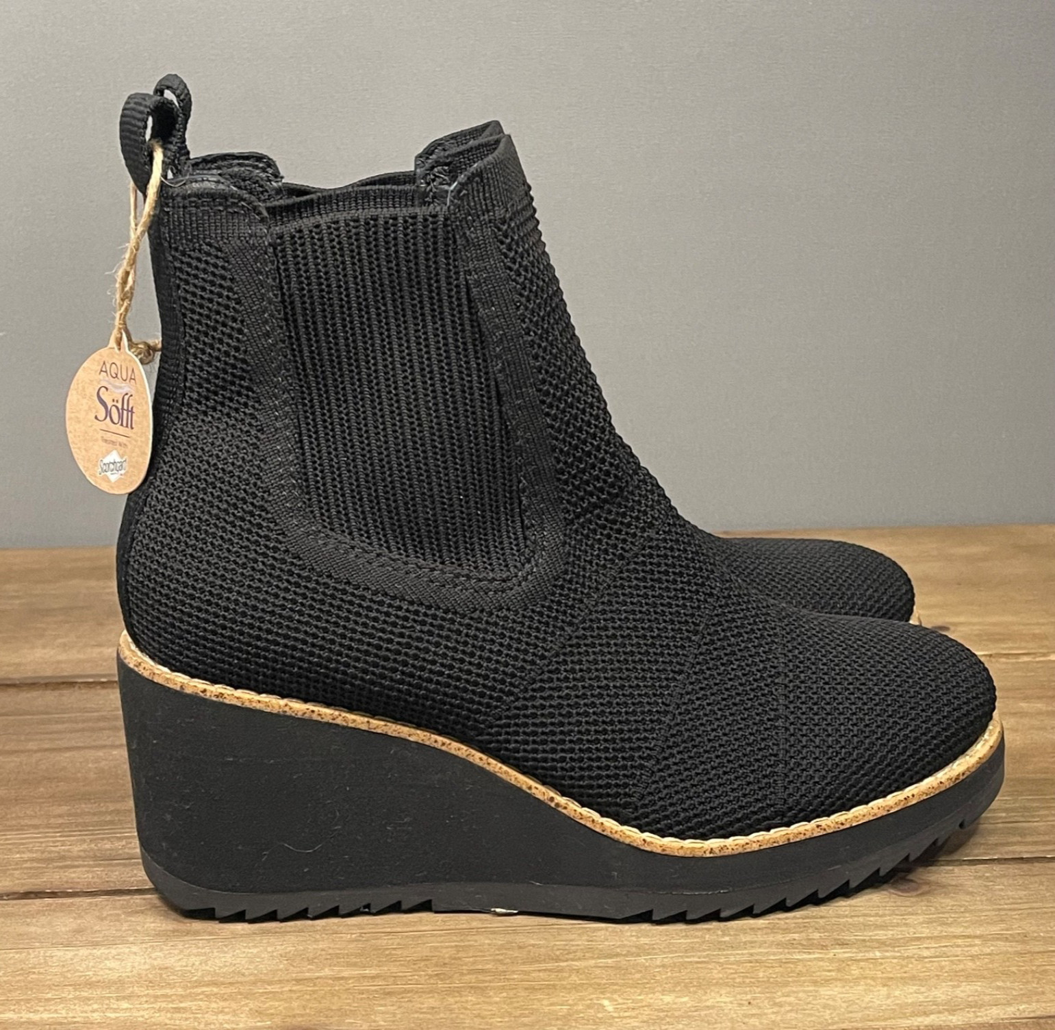 Sofft Women’s Eiley Water Resistant Knit Chelsea Ankle Boots Size 6 Black Wedge