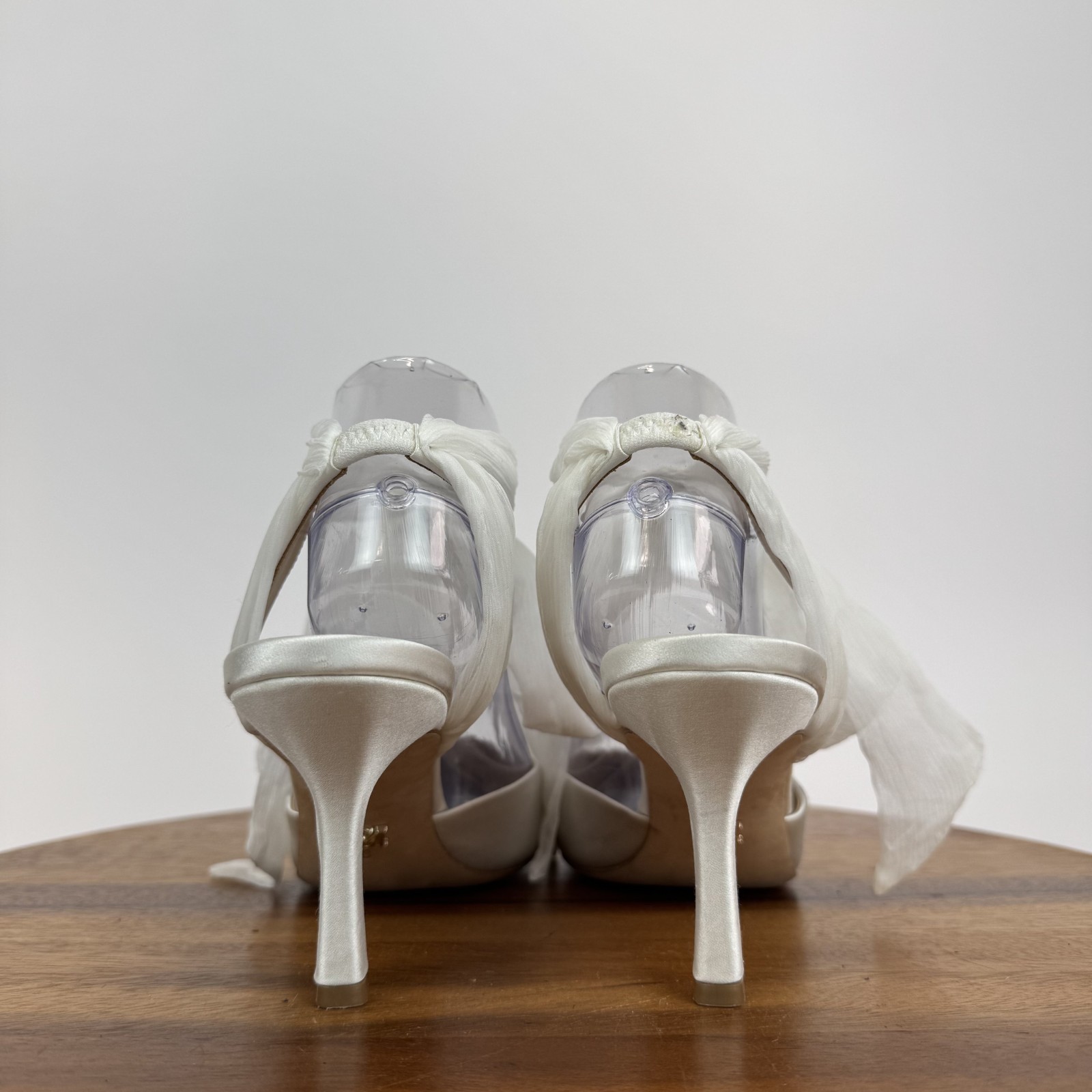 New Womens Badgley Mischka Blaze Ivory Ribbon Ankle Strap Pumps Heels Size 8 M