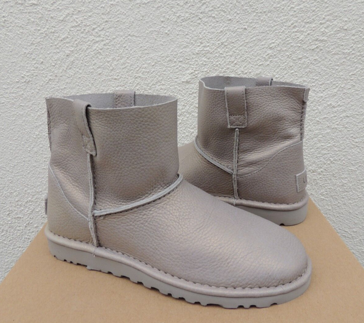 UGG CLASSIC UNLINED METALLIC SILVER LEATHER BOOTS, WOMEN US 11/ EUR 42 ~ NEW