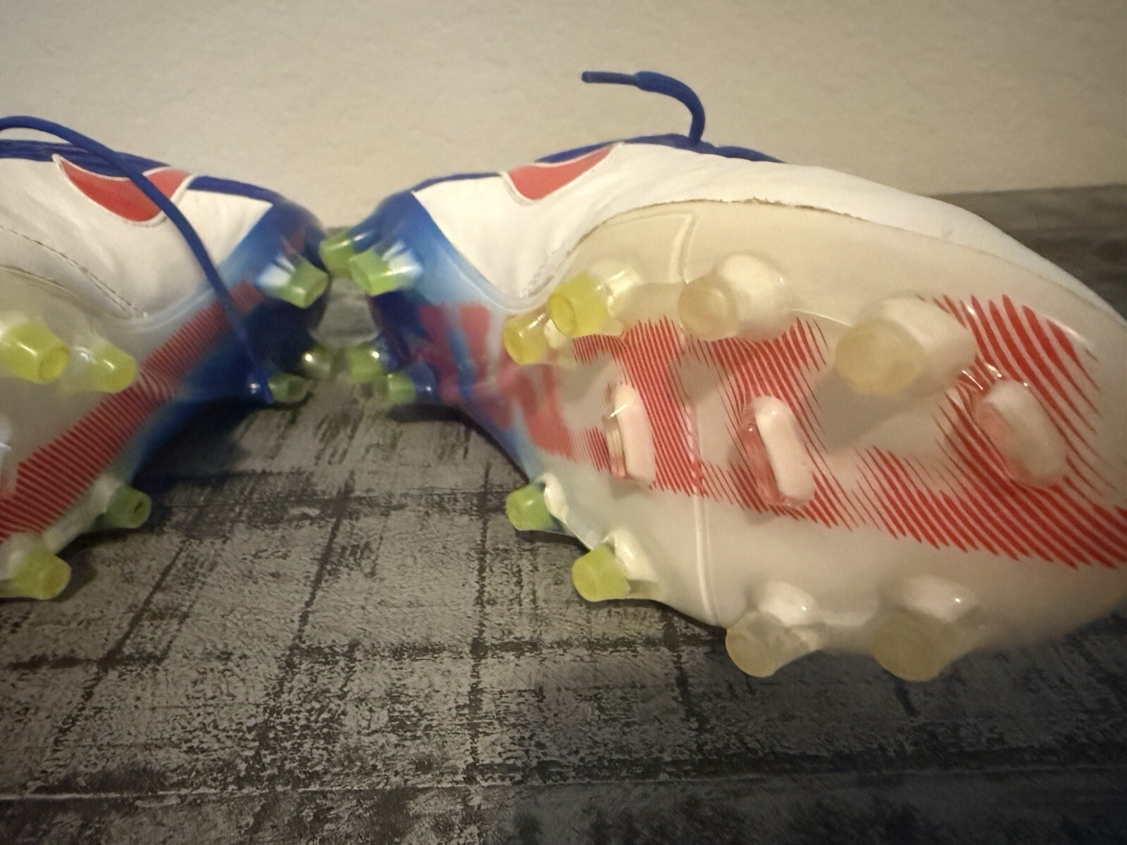 Size 8 Nike Tiempo Legend VI FG ACC Women Soccer Shoes, White/Blue 844248-164