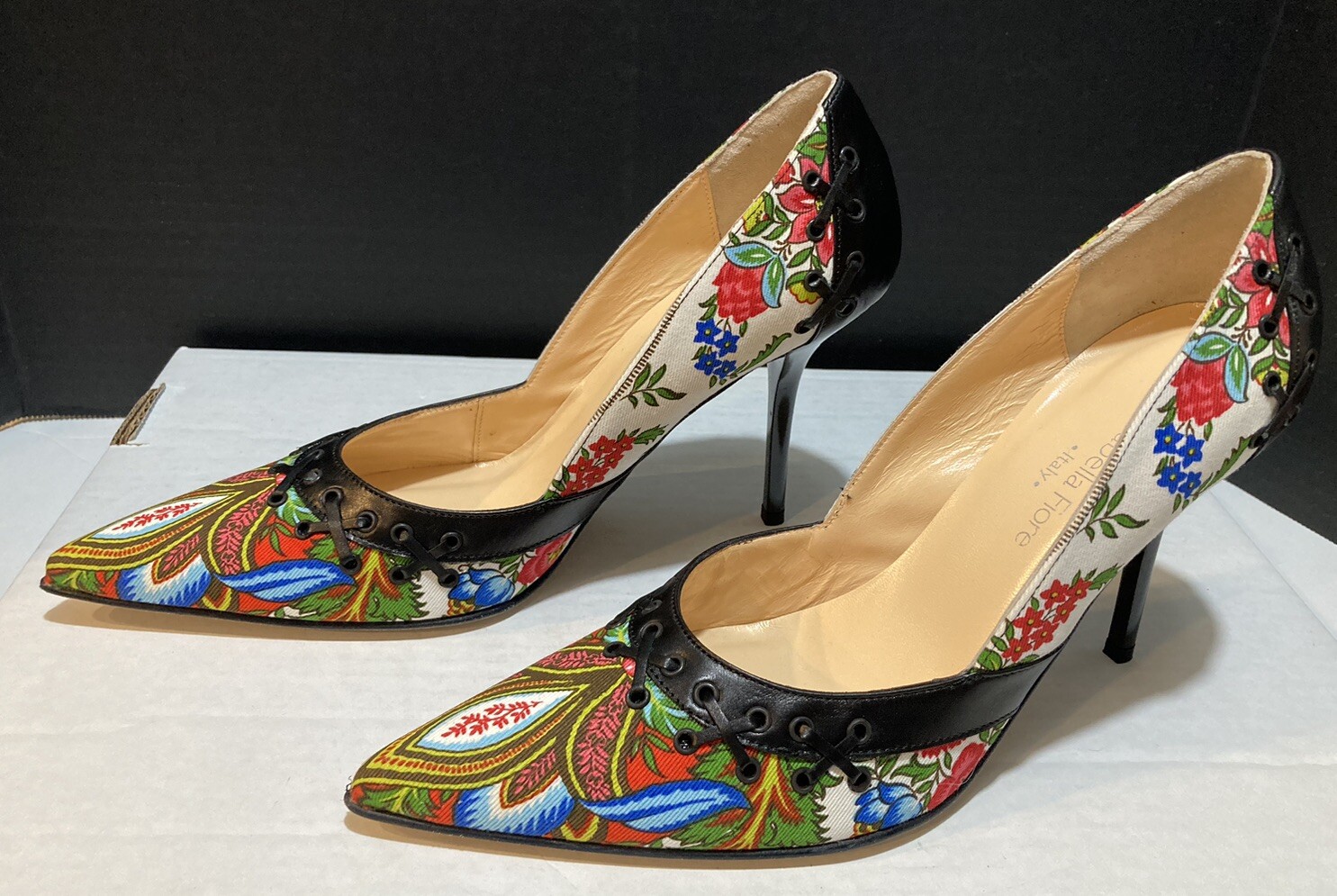 ISABELLA FIORE Flower Pattern Fabric & Black Leather Pumps In Box Beautiful