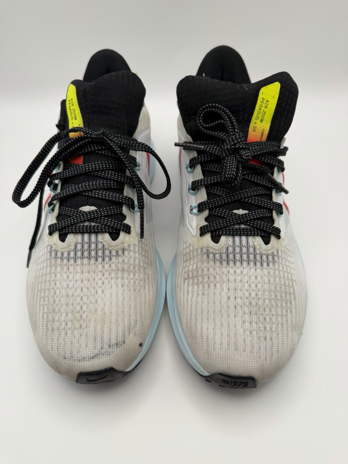 Nike Air Zoom Pegasus 39 Women’s Size 9 White Crimson Volt Running Shoes